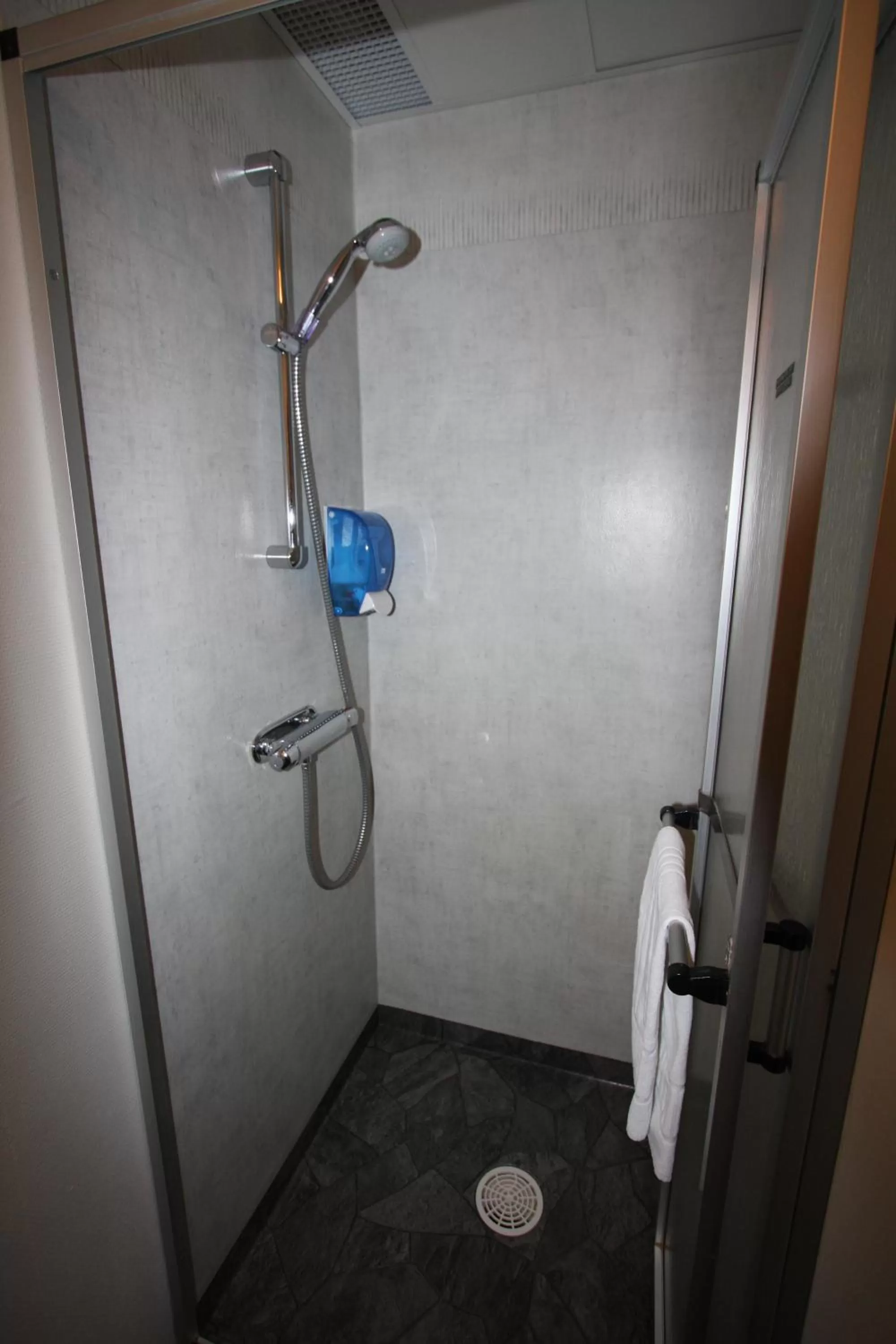 Bathroom in Hotell Linnéa