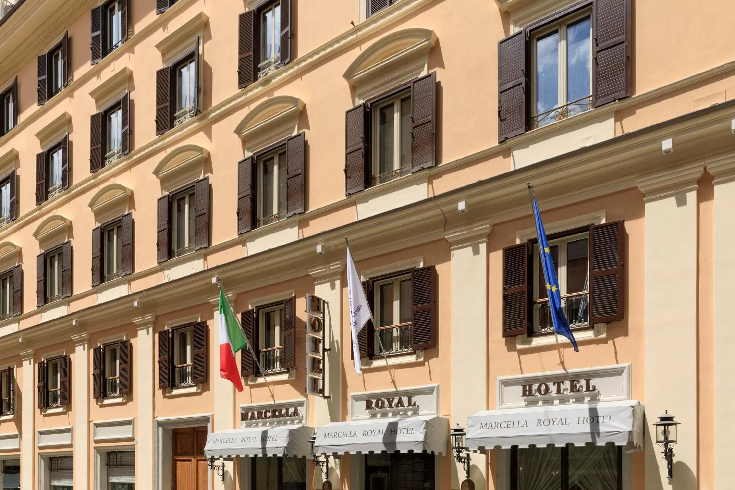 Facade/entrance in Marcella Royal Hotel - Rooftop Garden