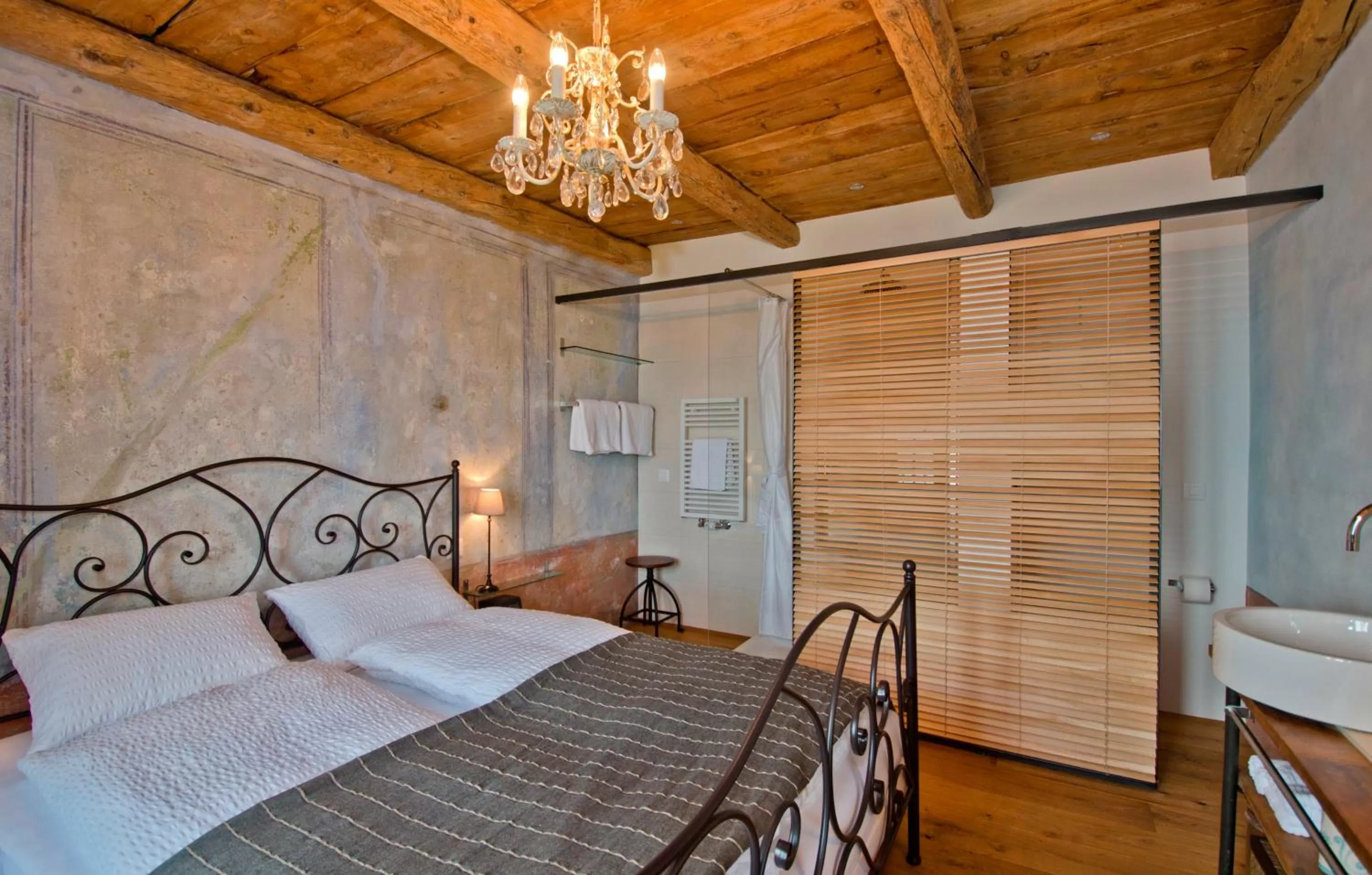 Shower, Bed in Case di Sotto, House & Breakfast