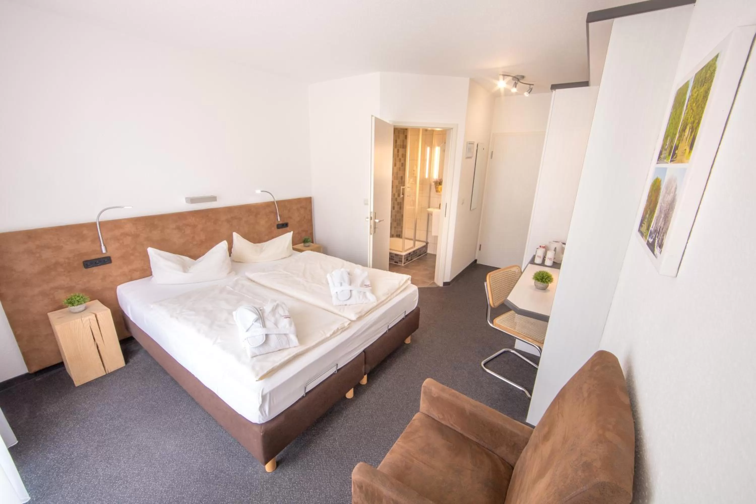 Photo of the whole room, Bed in Hotel Am Kurpark Späth