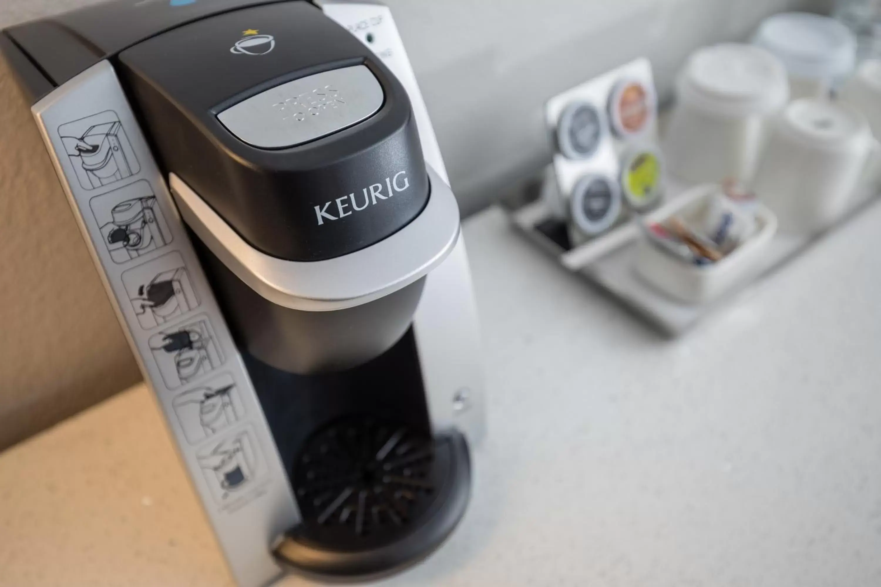 One-Bedroom Suite with 2 Queen Beds - Non-Smoking in Radisson Hotel Oakland Airport One-Bedroom Suite with 2 Queen Beds - Non-Smoking in Radisson Hotel Oakland Airport