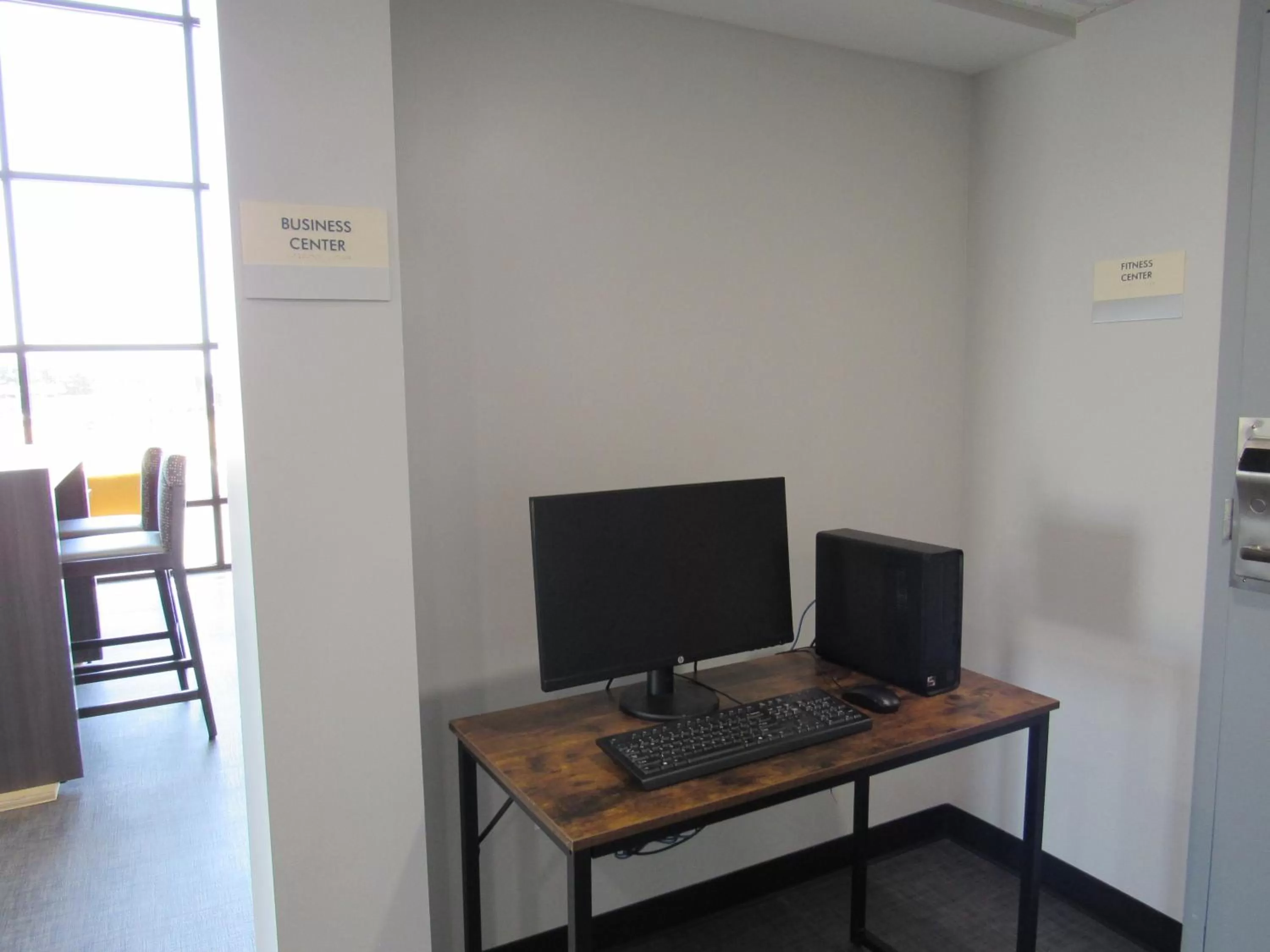 Lobby or reception in Clarion Pointe McDonough