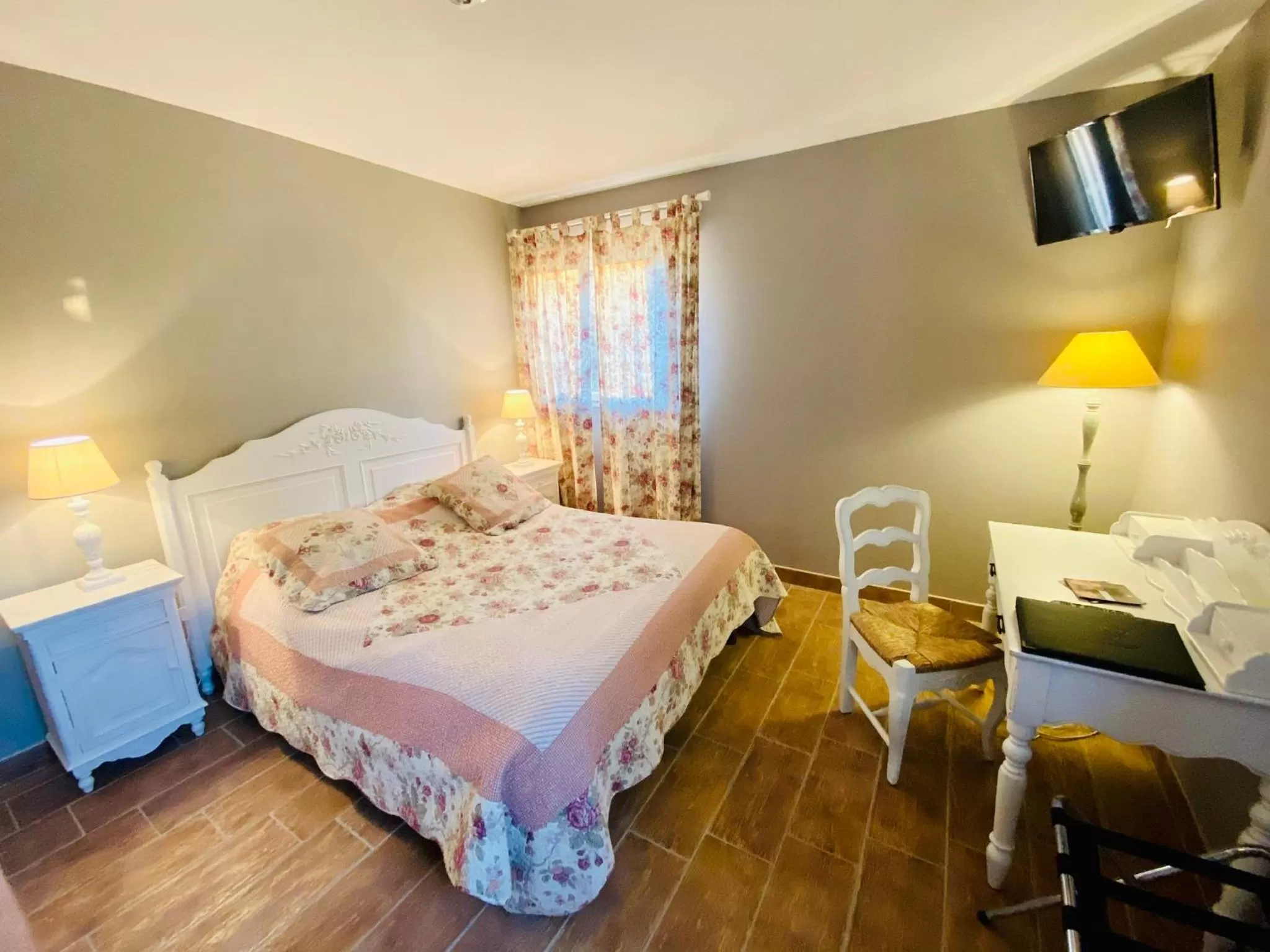 Bedroom, Bed in Domaine de Suzel