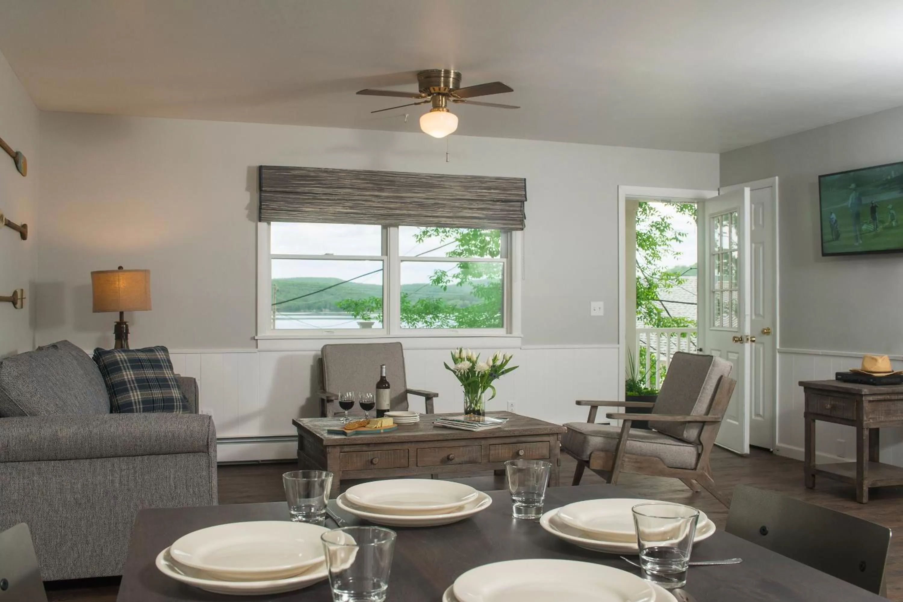 Living room in Lake Bomoseen Lodge