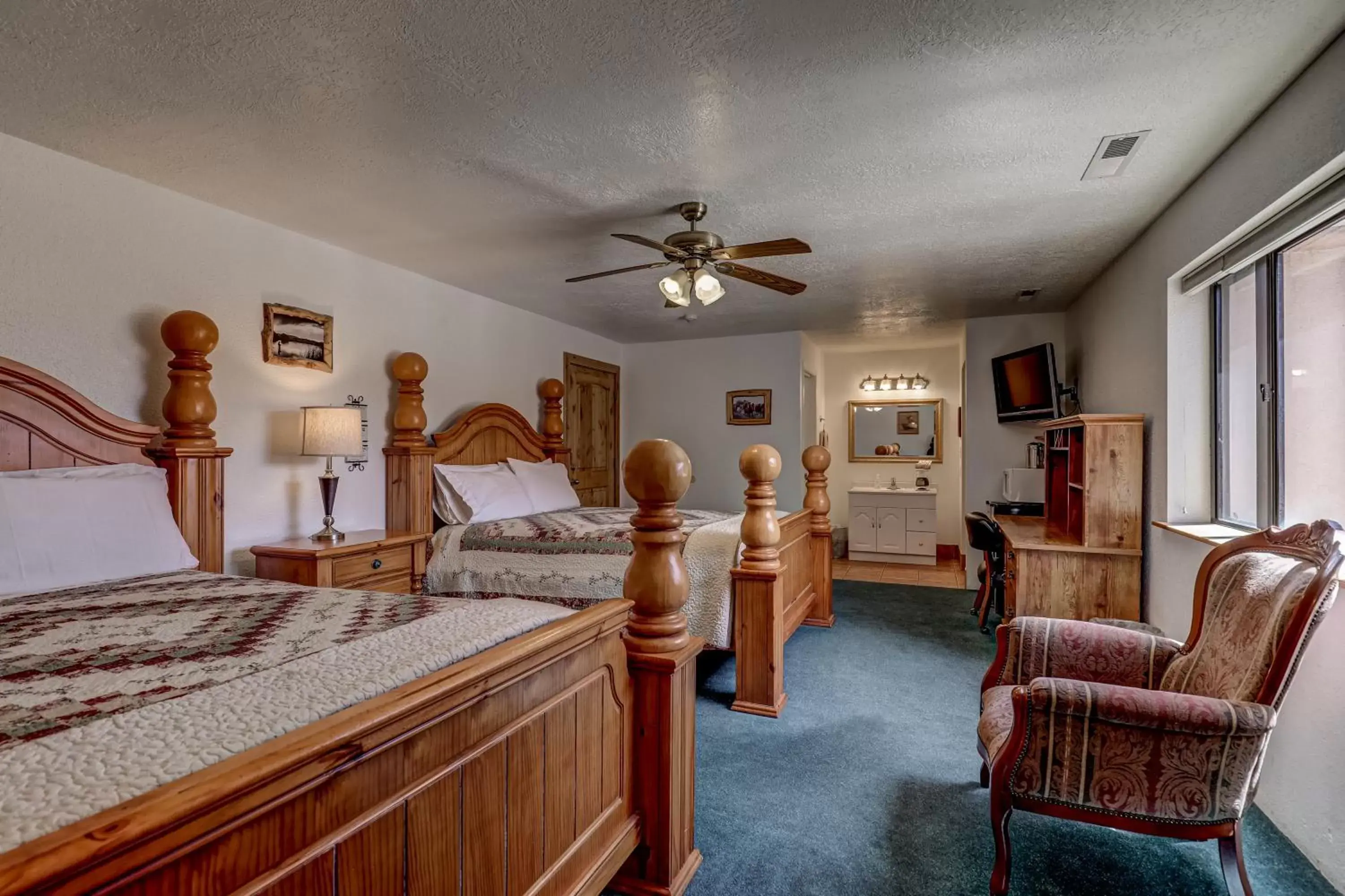 Deluxe Double Room in THE SNUGGLE INN Deluxe Double Room in THE SNUGGLE INN