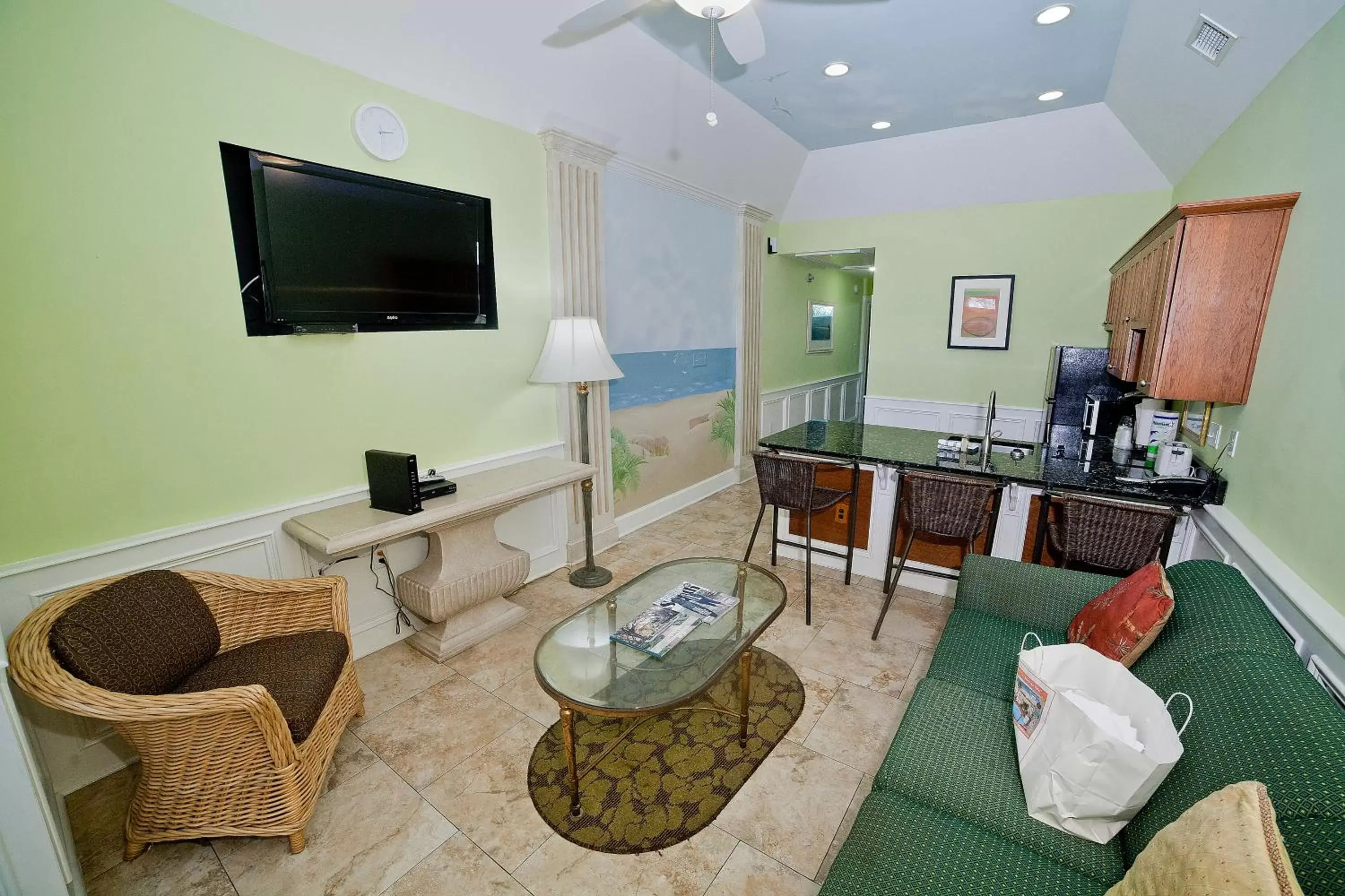 King Suite - Disability Access in DeSoto Beach Gardens King Suite - Disability Access in DeSoto Beach Gardens