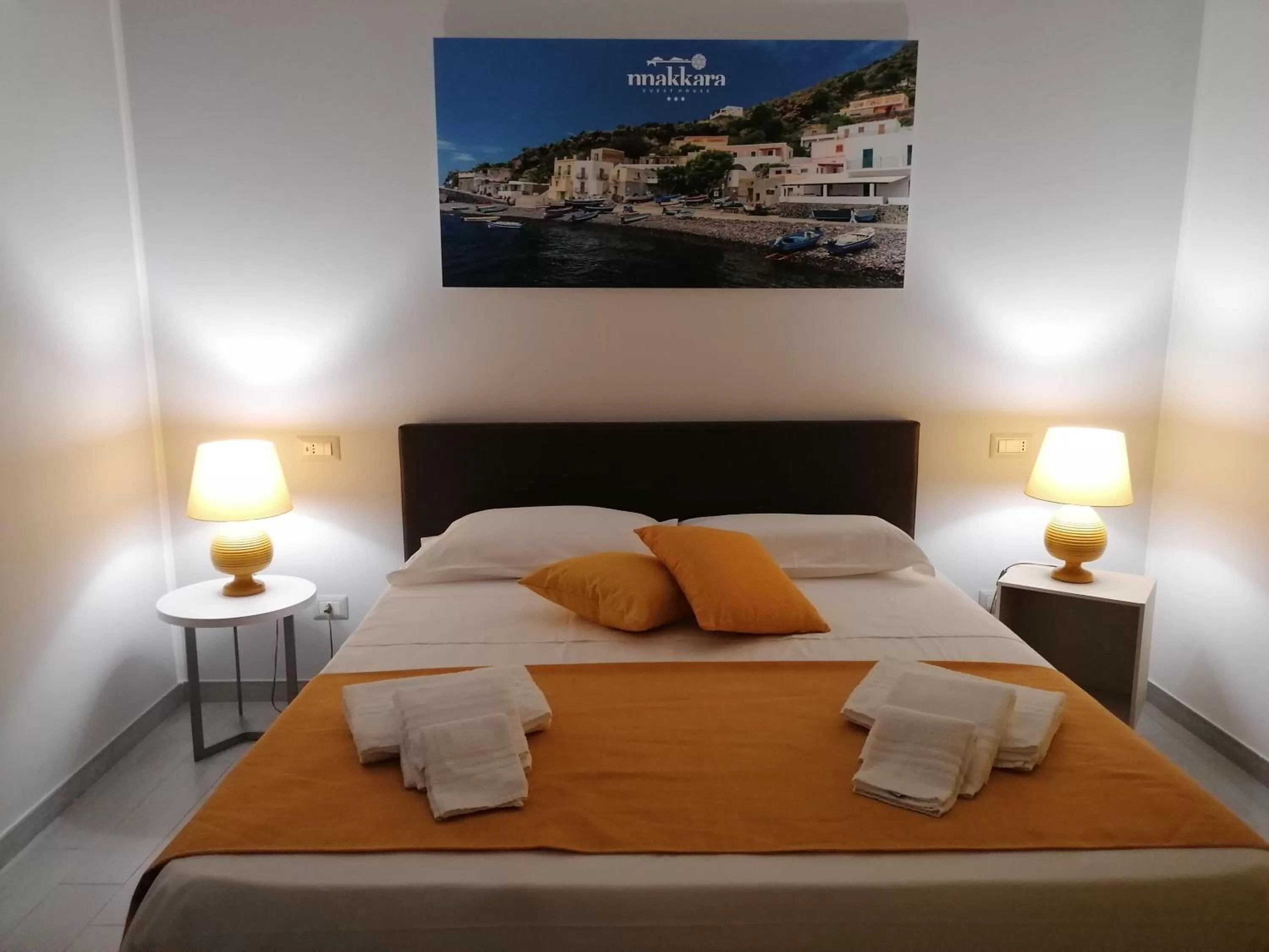 Bed in Nnakkara Guest House