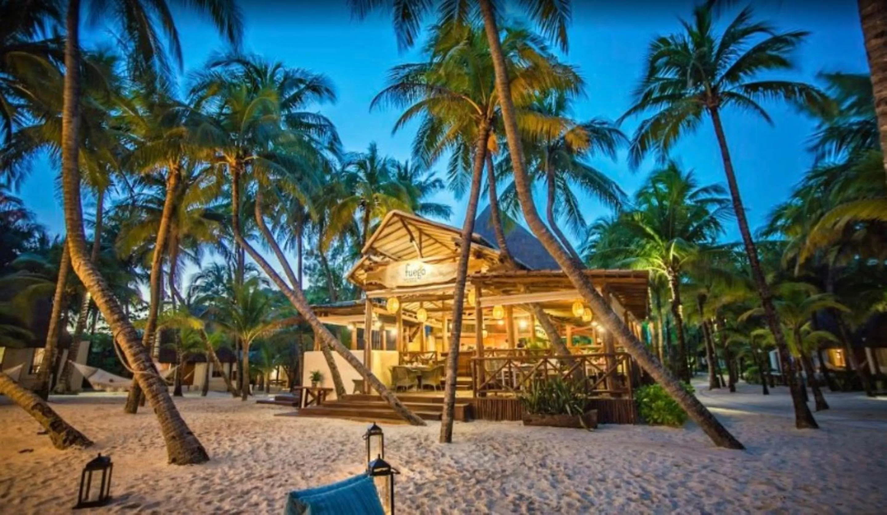 Restaurant/places to eat in Mahekal Beach Front Resort & Spa