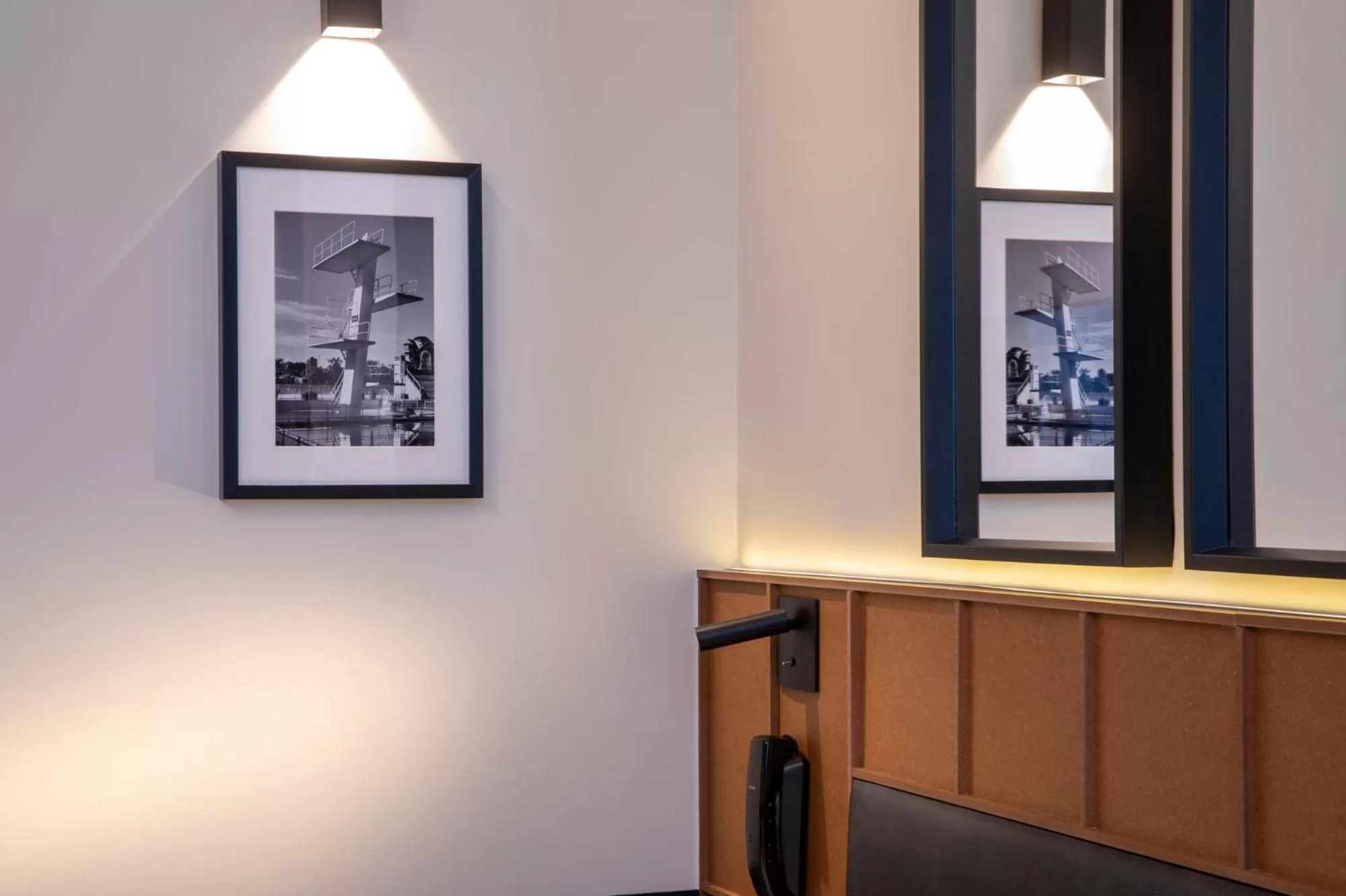 Decorative detail in Hôtel du Port