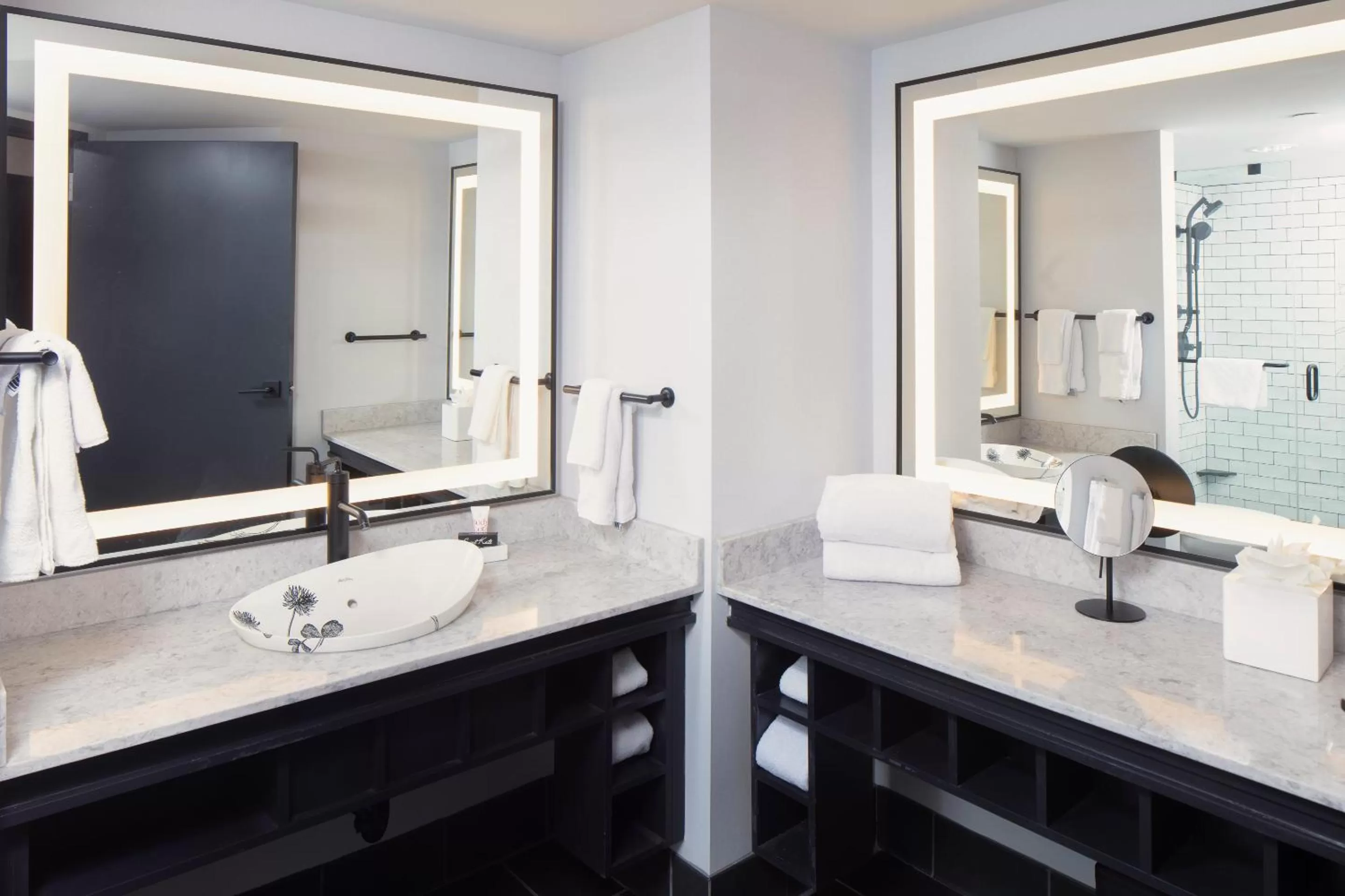 Bathroom in Saint Kate - The Arts Hotel