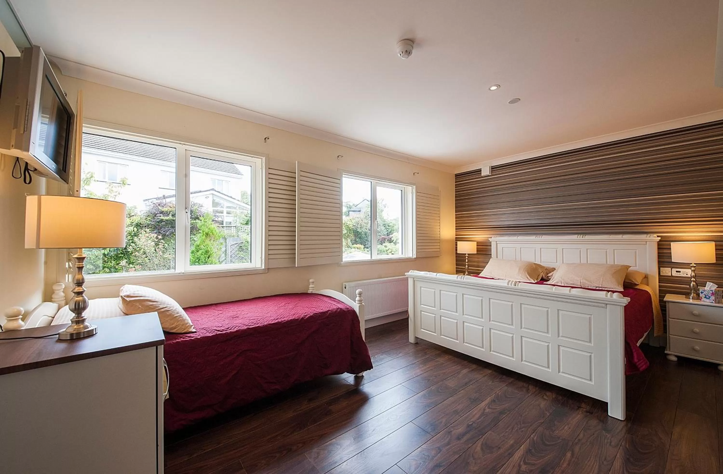 Photo of the whole room, Bed in Sea Breeze Lodge B&B Galway