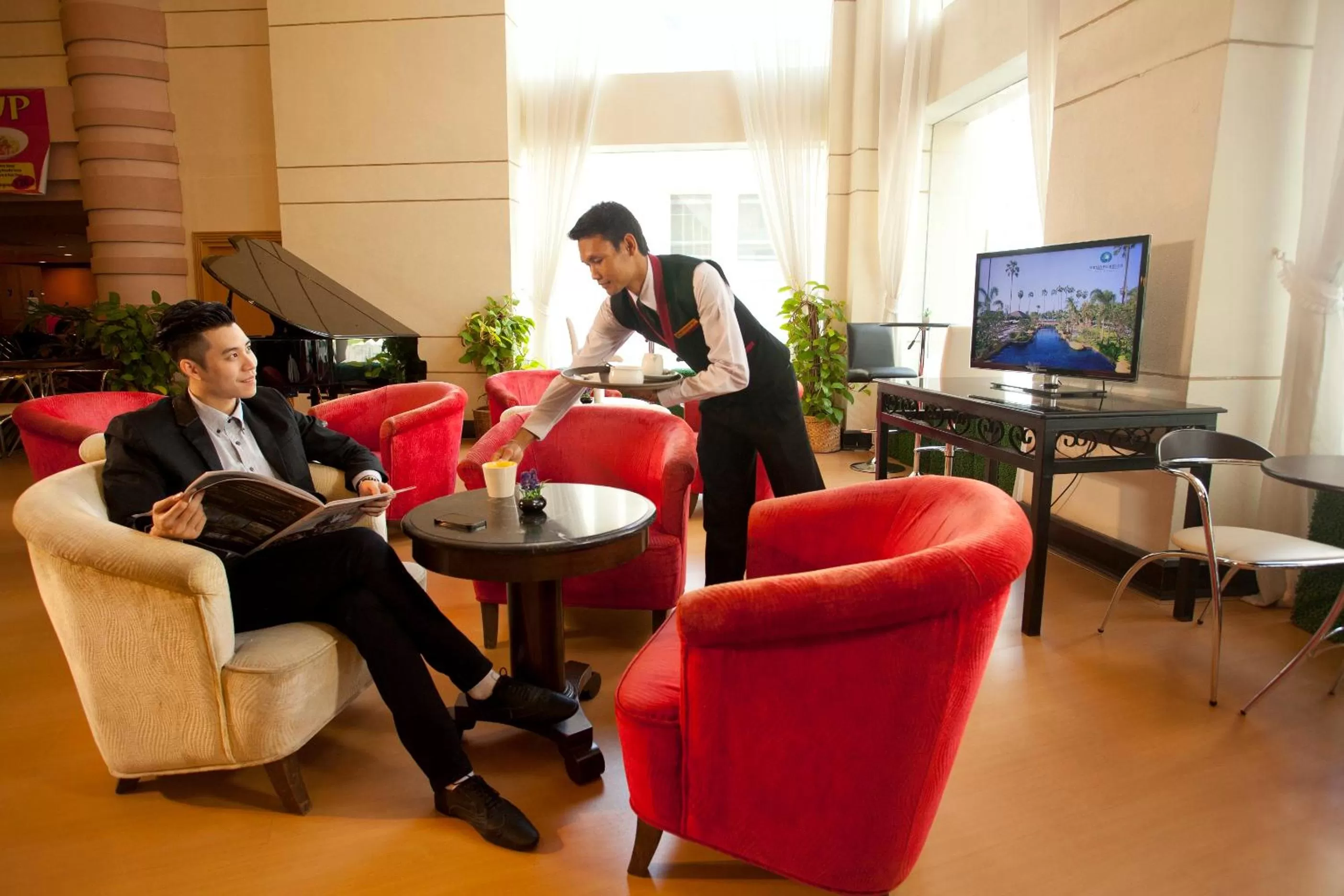 Staff in Jomtien Palm Beach Hotel and Resort