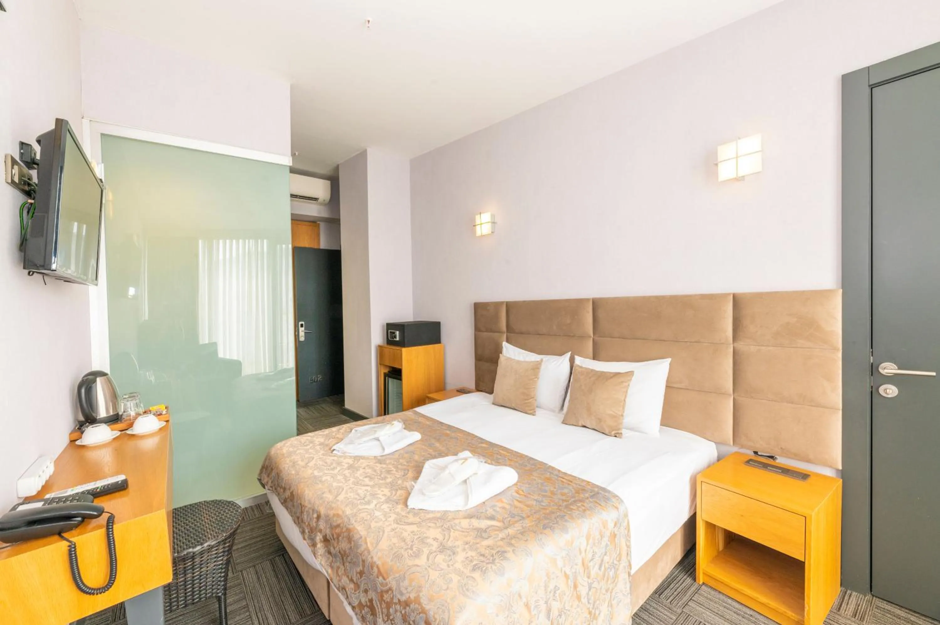 Bed in Taksim Hotel V Plus