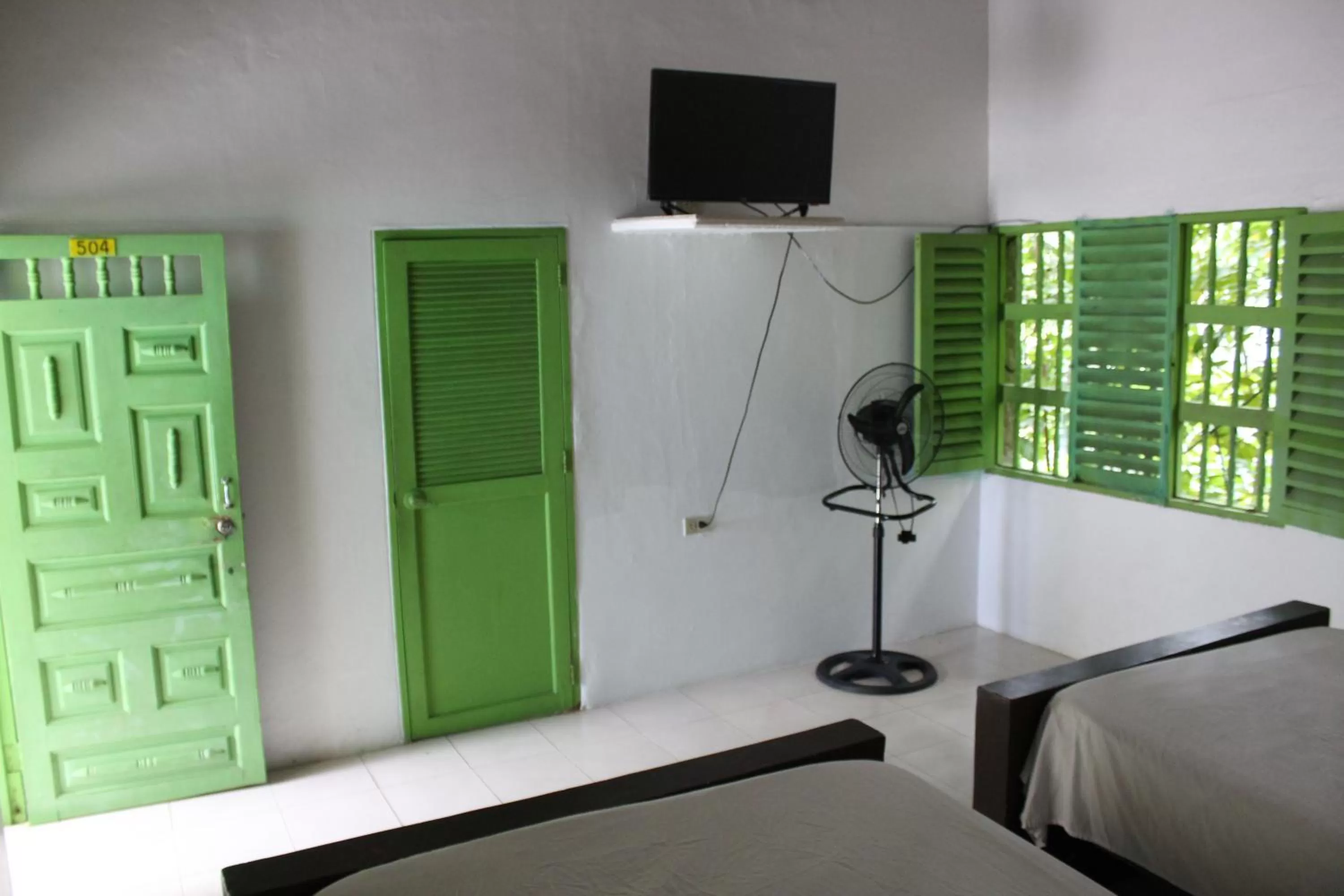 Photo of the whole room, TV/Entertainment Center in Rio Escondido