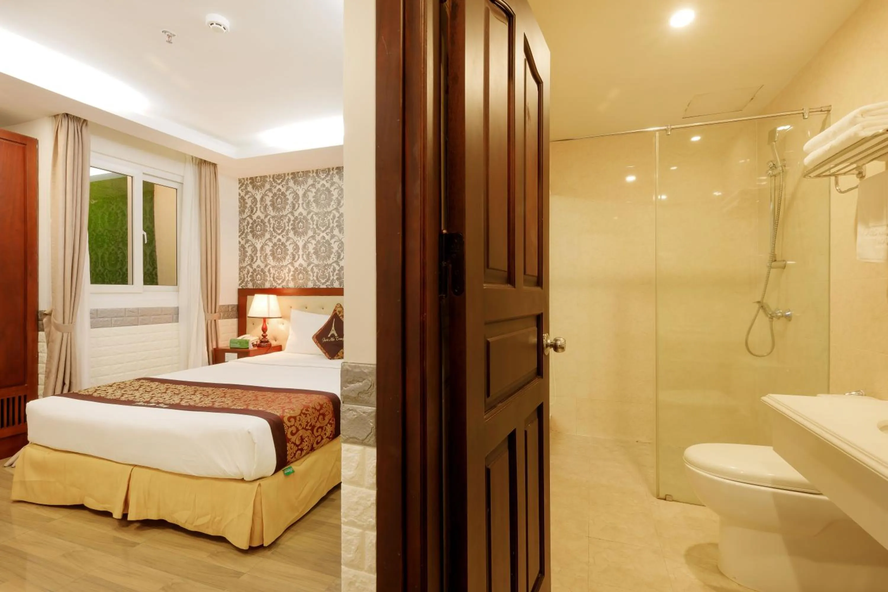 Bed in Paris Luxury Hotel & Apartment Nha Trang