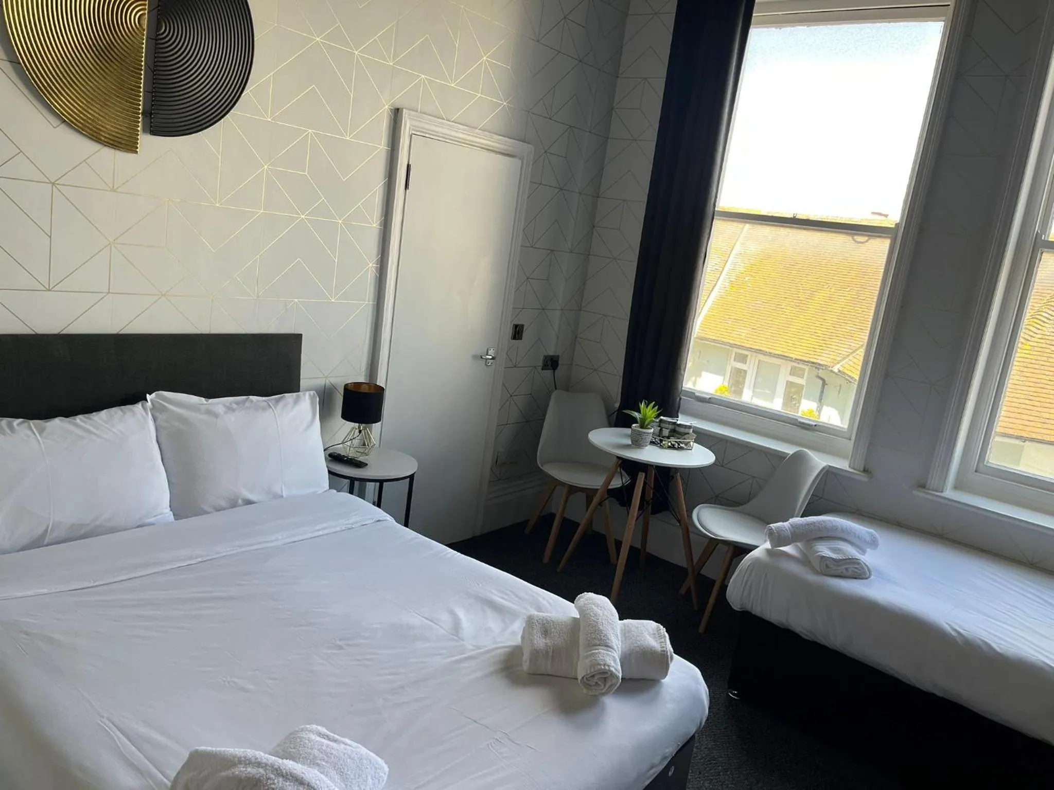 Bedroom in OYO Marine Parade Hotel, Eastbourne Pier