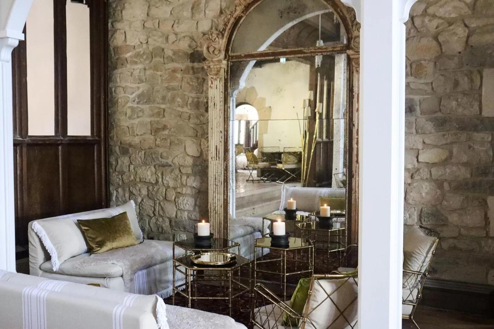 Lounge or bar, Bed in Brindos, Lac & Château - Relais & Châteaux - Anglet Biarritz