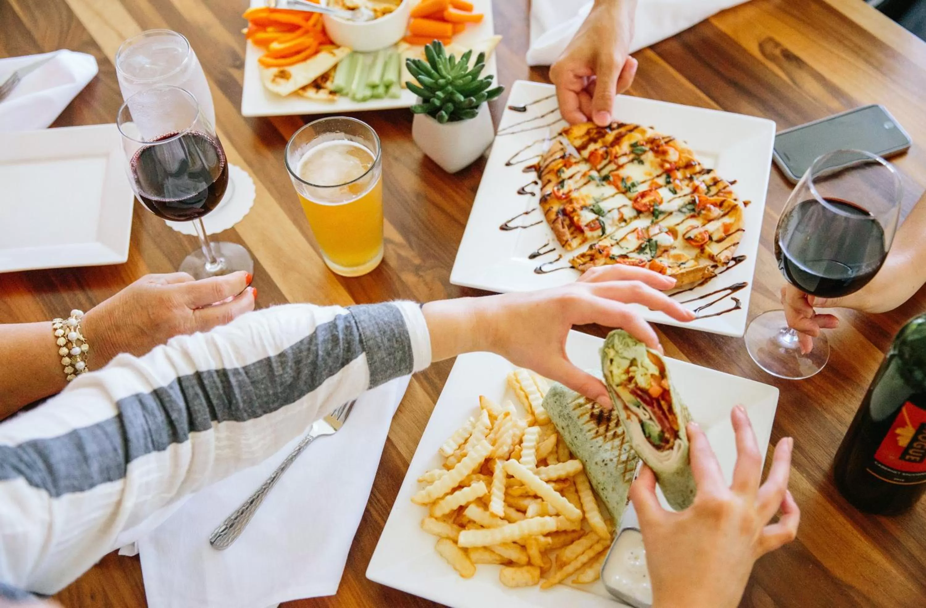 Restaurant/places to eat in Hotel Indigo Orange Beach - Gulf Shores by IHG