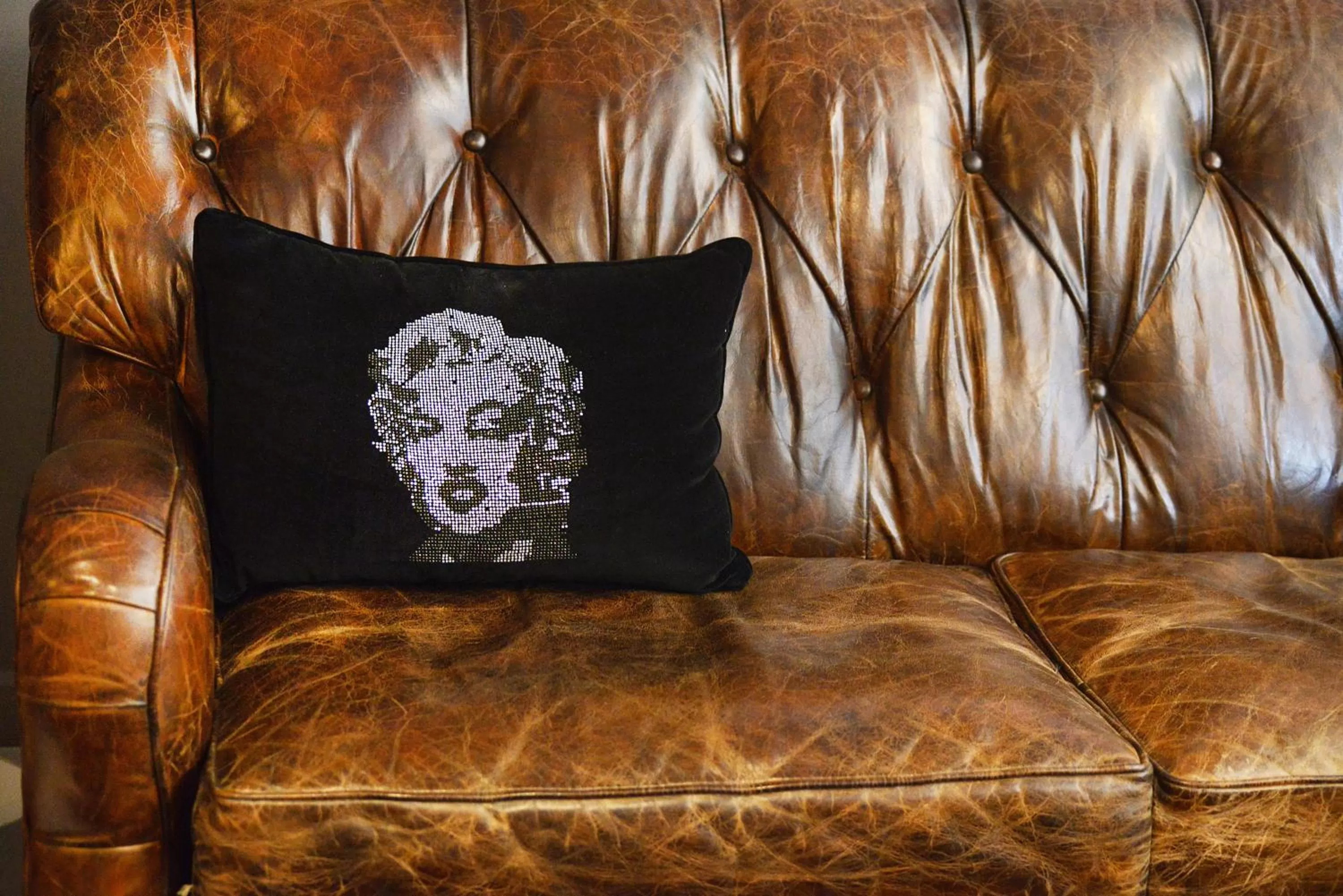 Facade/entrance in Rumours Inn