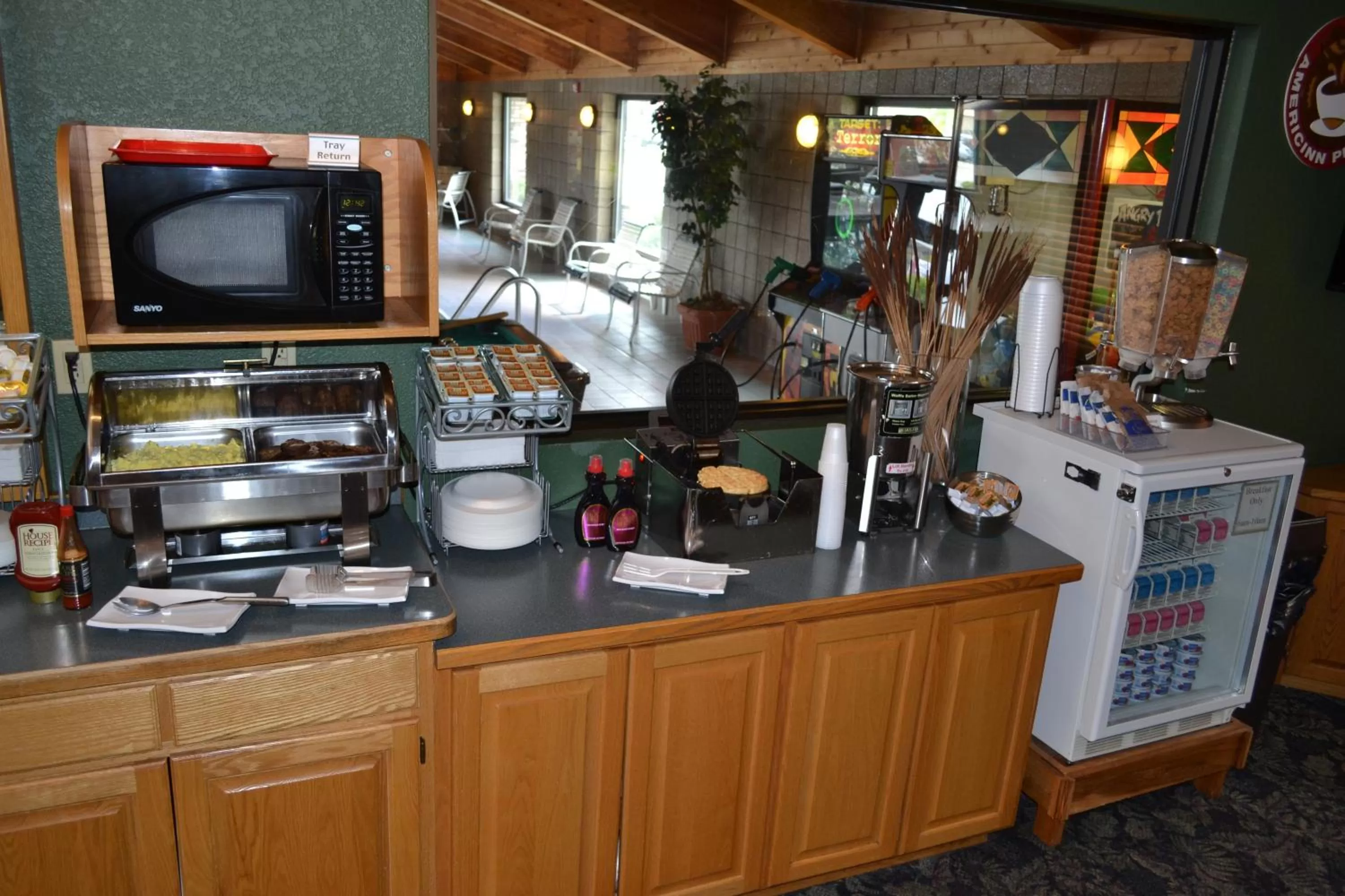 Buffet breakfast in Cobblestone Hotel & Suites - Wisconsin Rapids