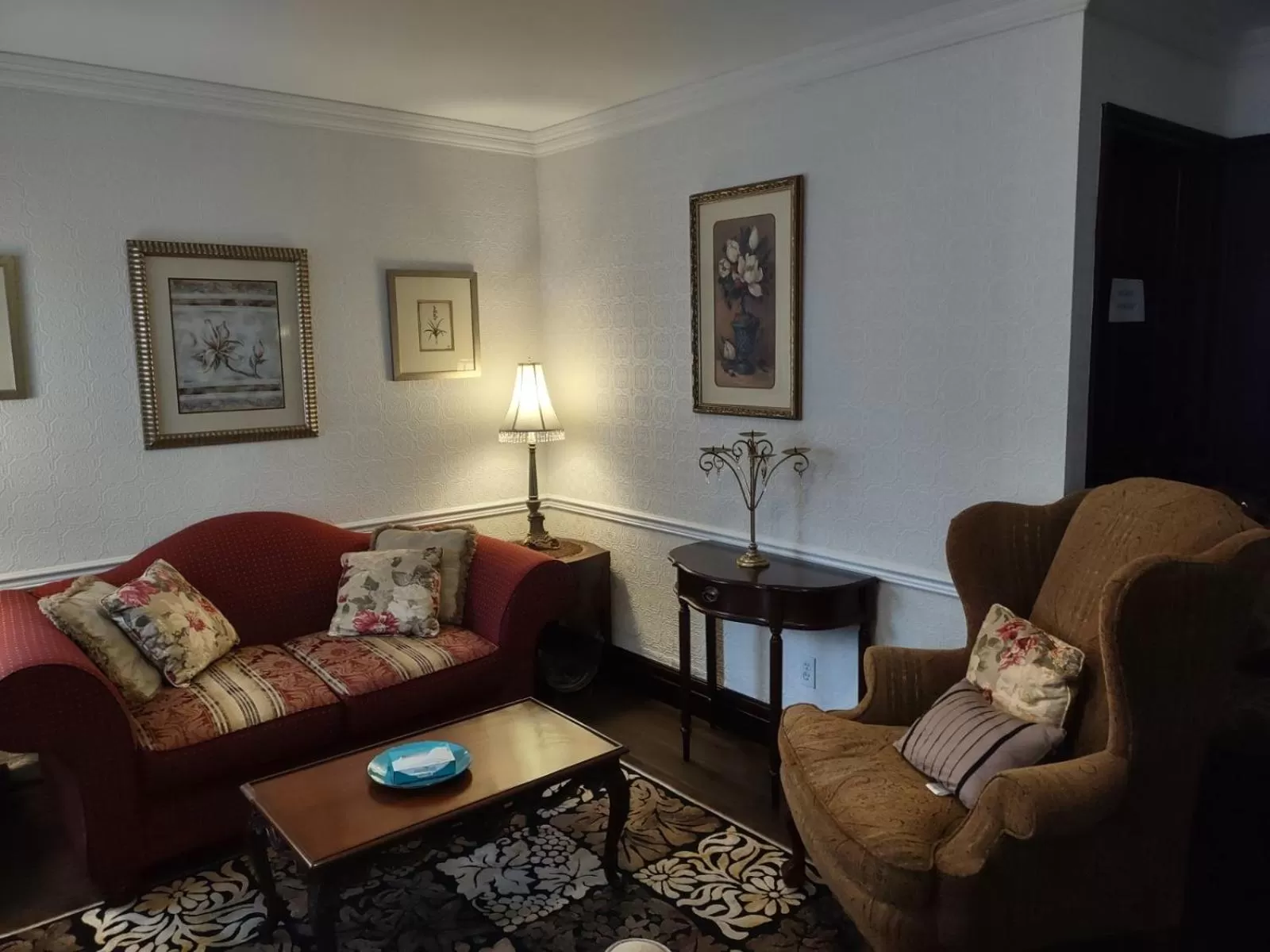 Seating area in The King George Inn