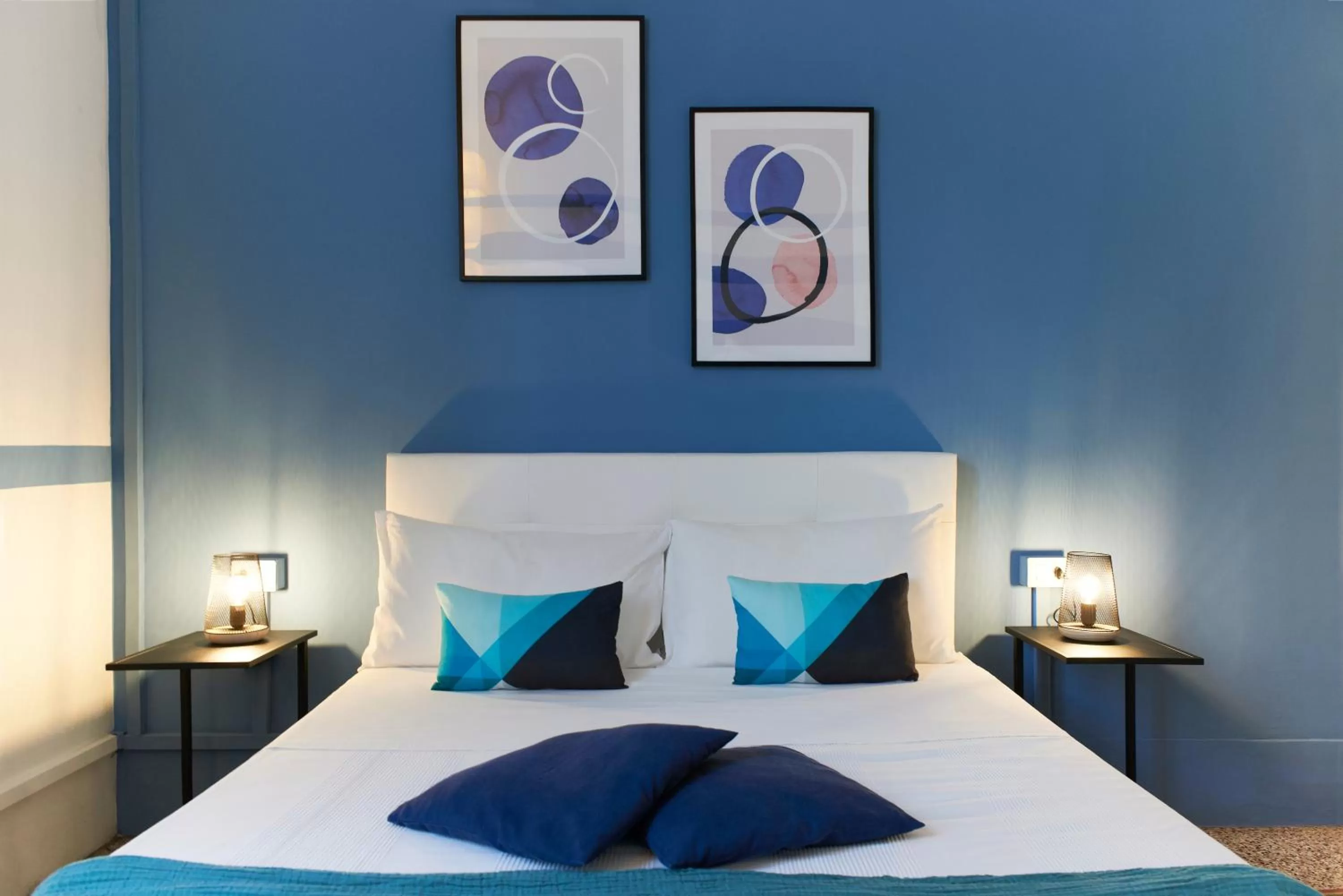 Bed in B&B In Centro