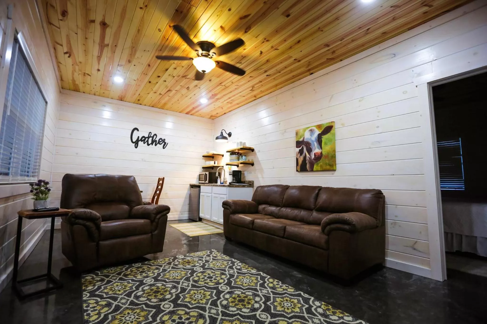 Kitchen or kitchenette in Knotty Squirrel Cabins
