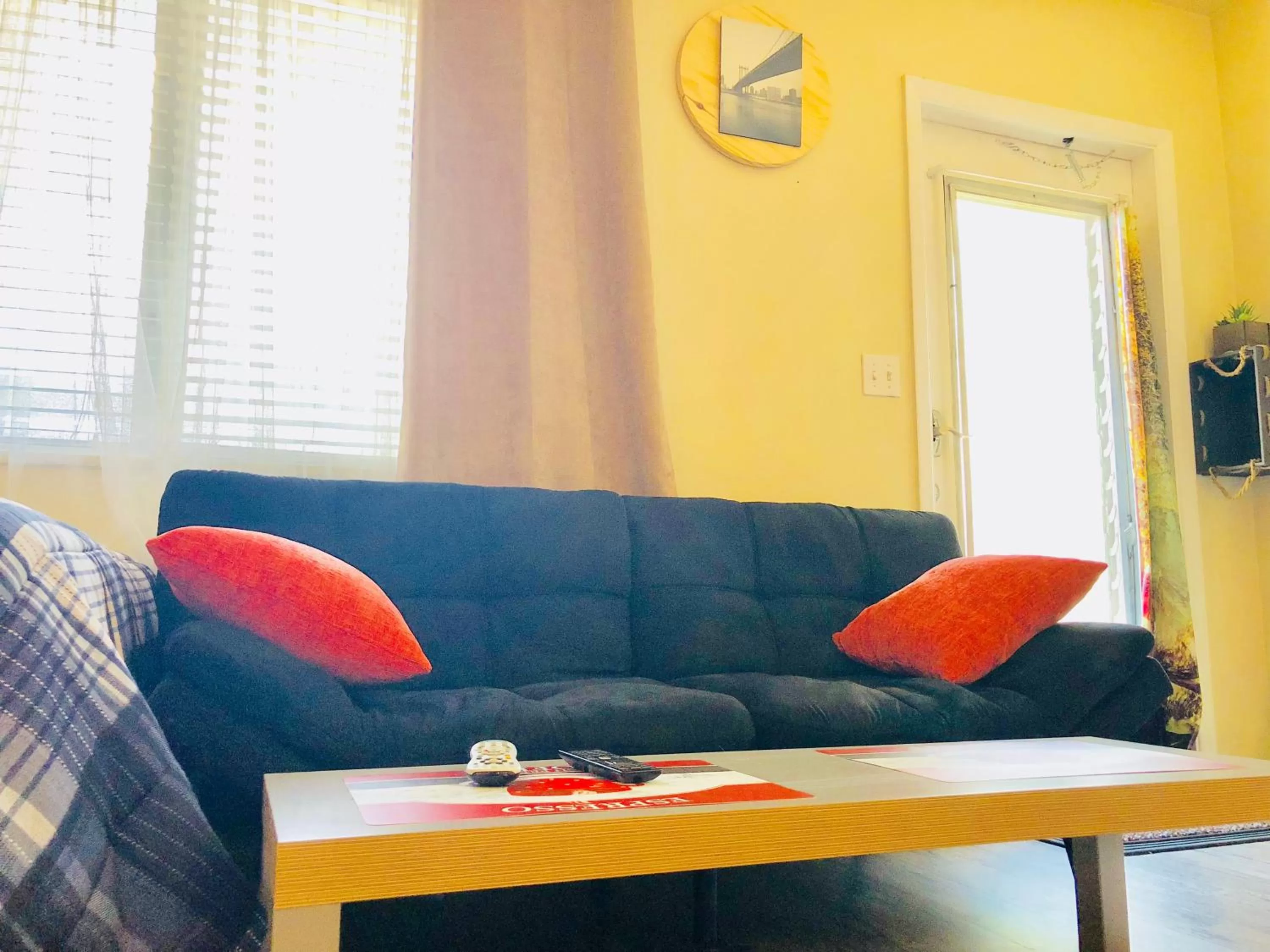 Living room in Hollywood Light Haven Lodge