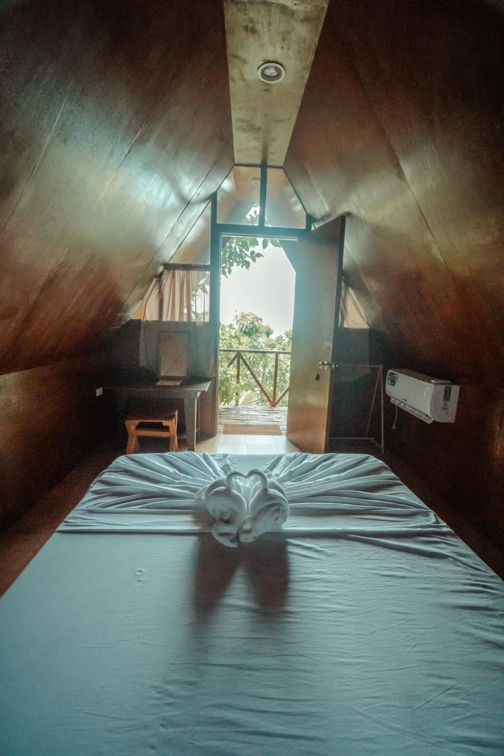 Bed in Cocovana Beach Resort