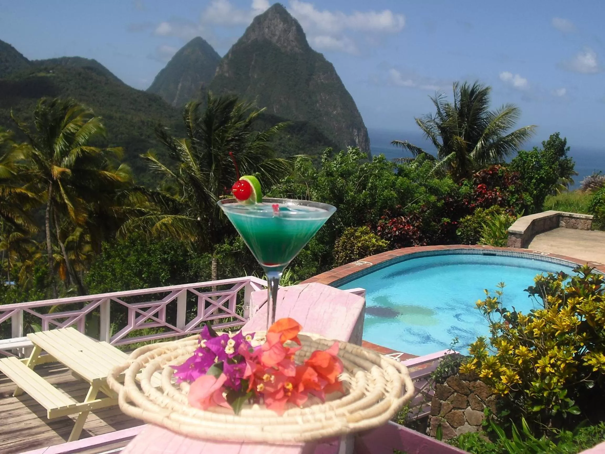 Restaurant/places to eat, Swimming Pool in La Haut Resort