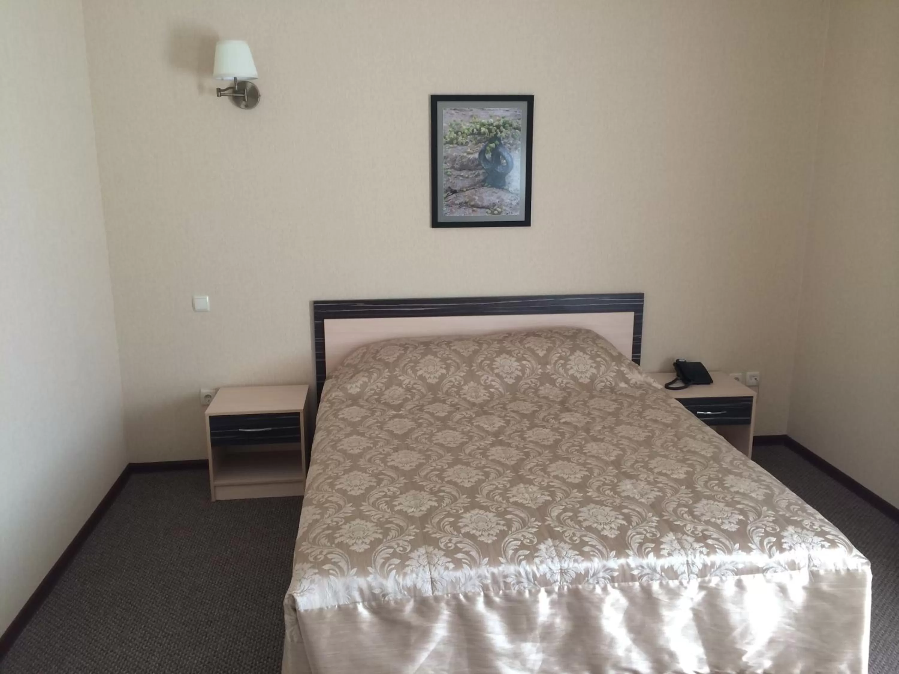 Bedroom, Bed in Hotel Laeti-Zhaiyk