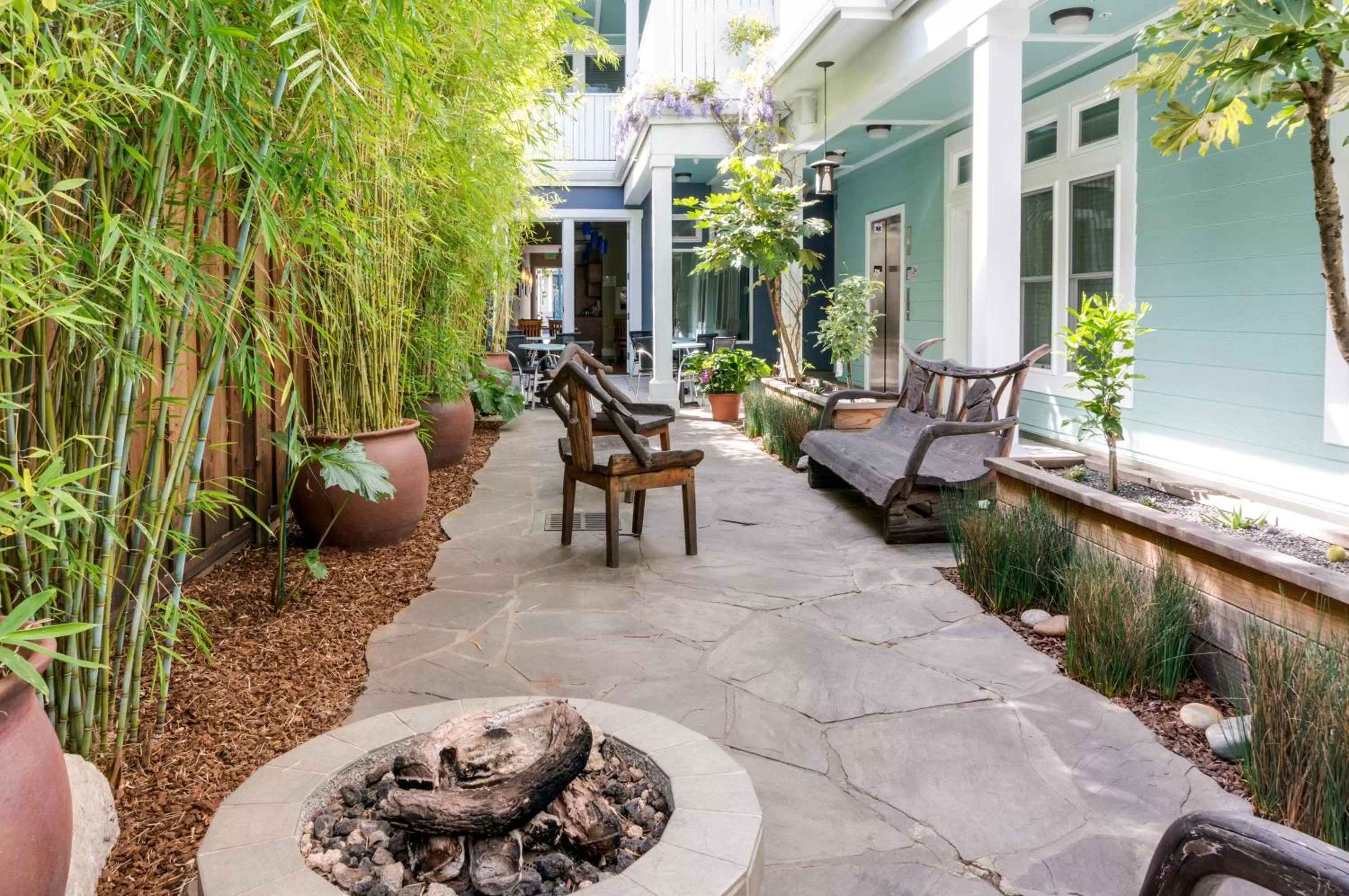 Decorative detail in Pacific Blue Inn