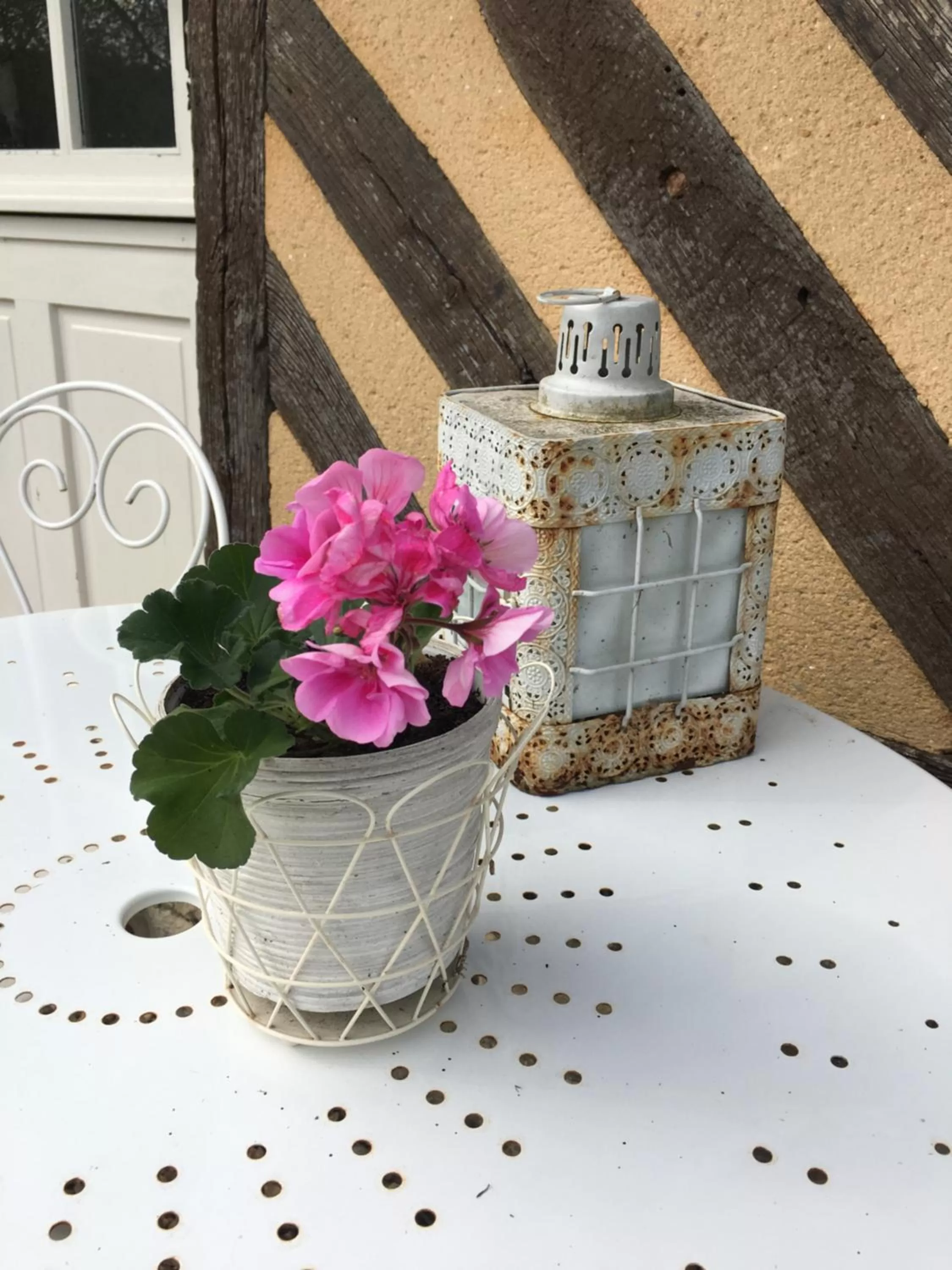 Property building in La Romance et la Romanesque