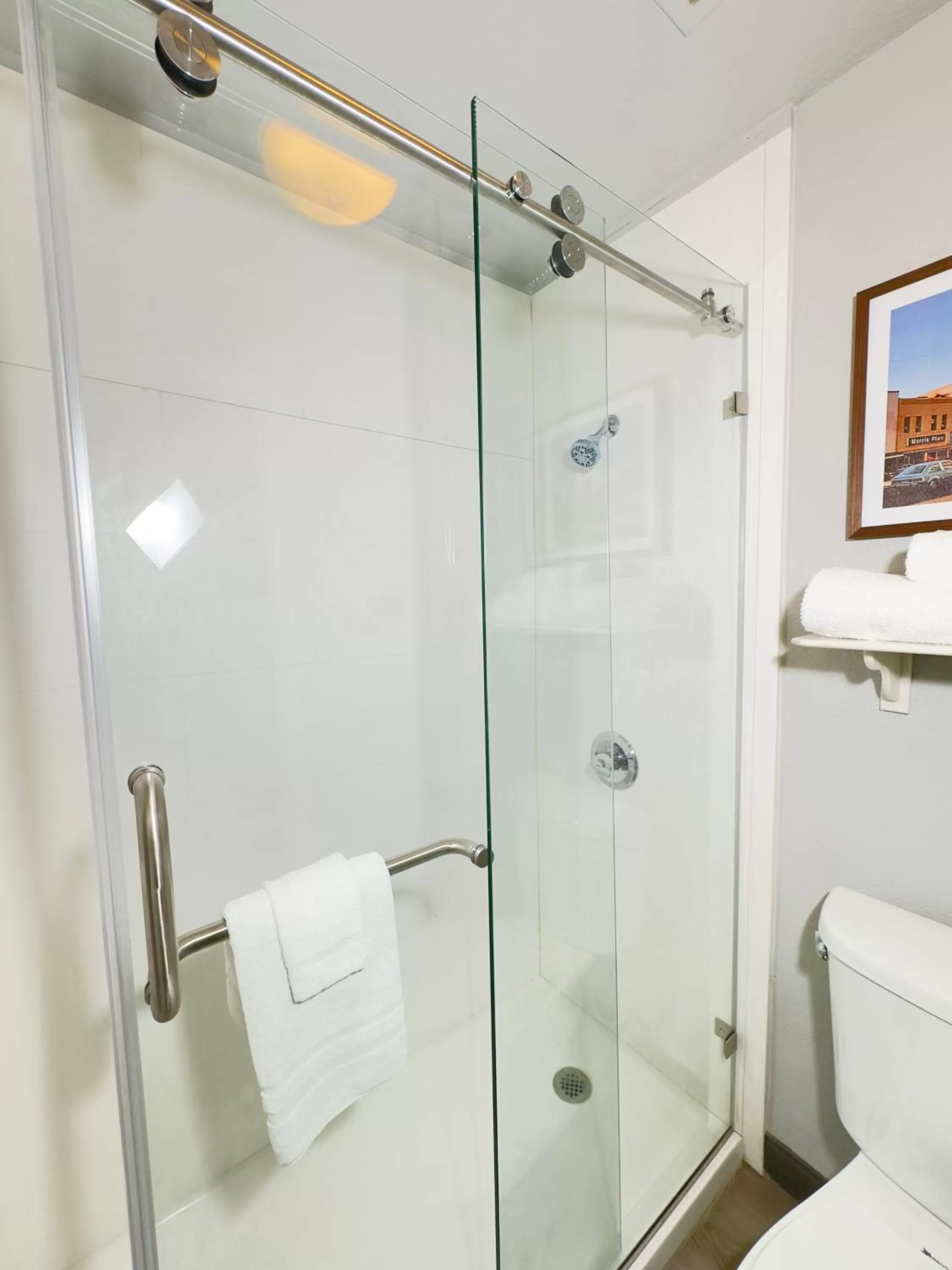 Shower in La Quinta Inn by Wyndham Stockton