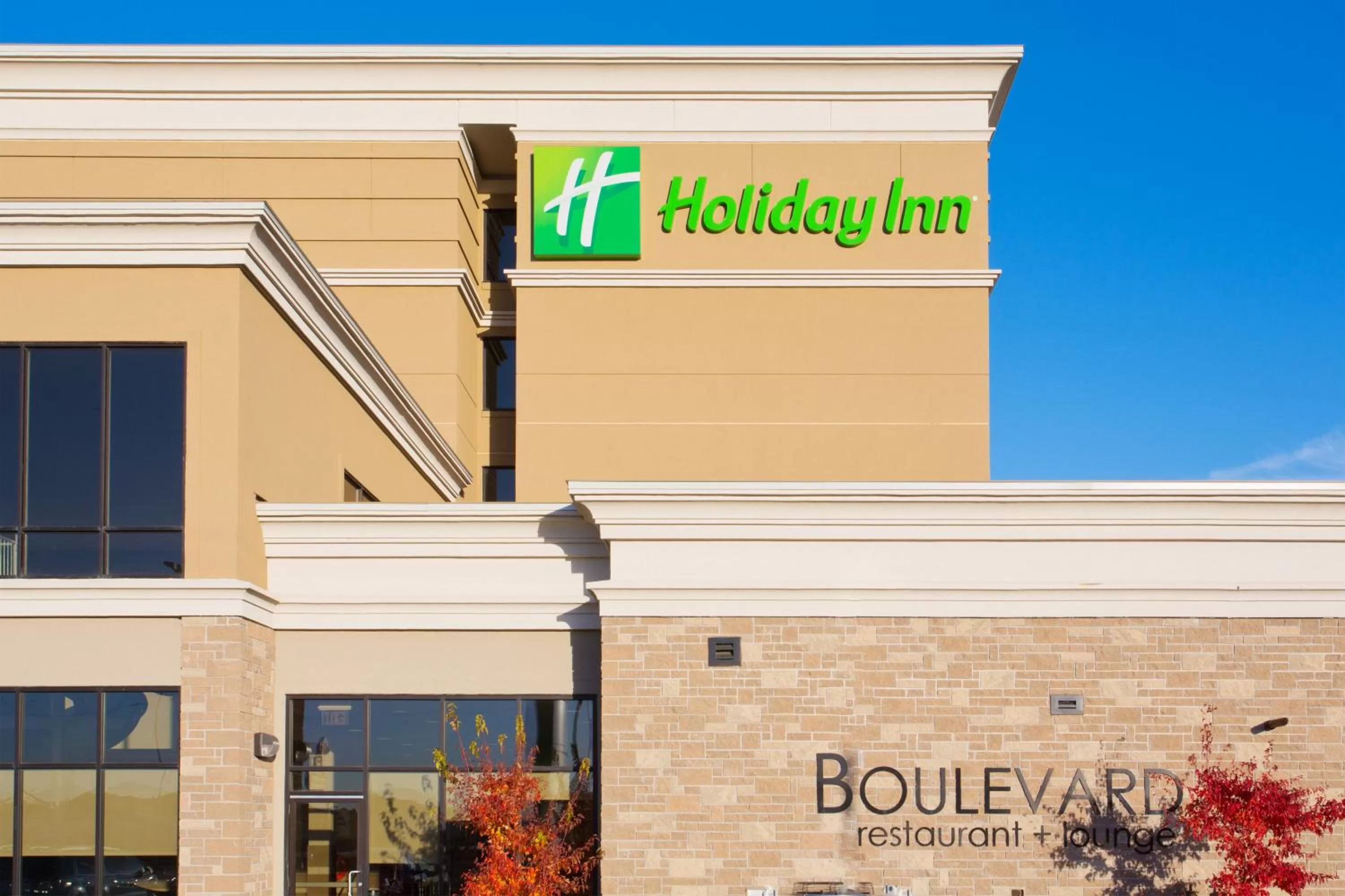 Restaurant/places to eat in Holiday Inn Hotel & Suites Red Deer by IHG
