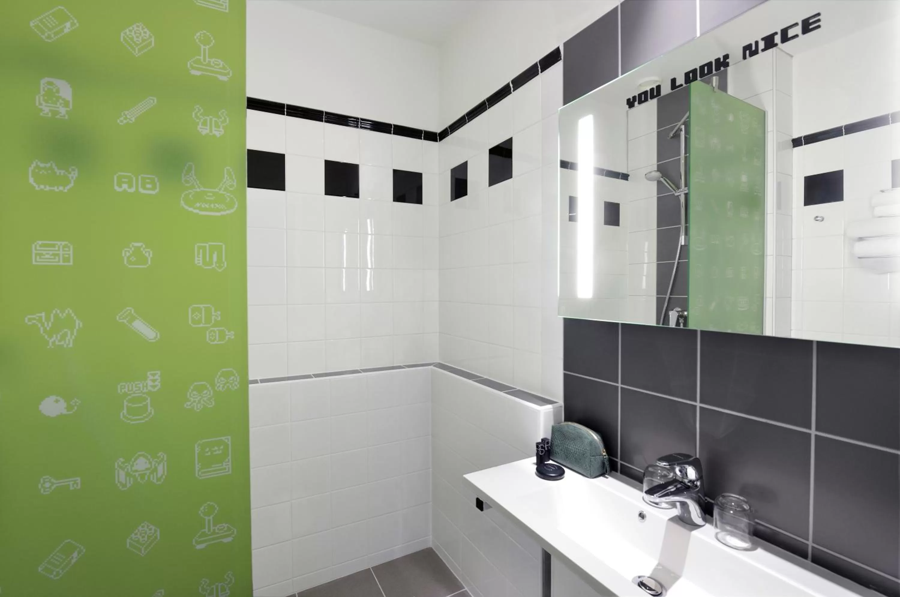 Shower in Ibis Styles Budapest Center