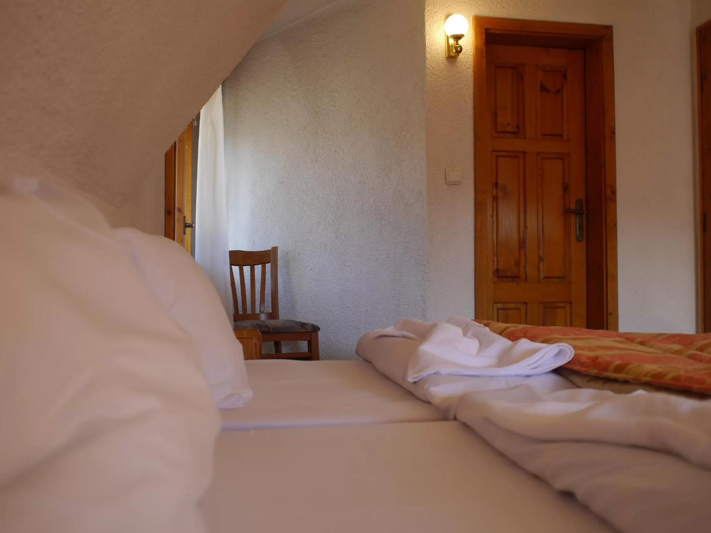 Bedroom, Bed in Family Hotel Silver