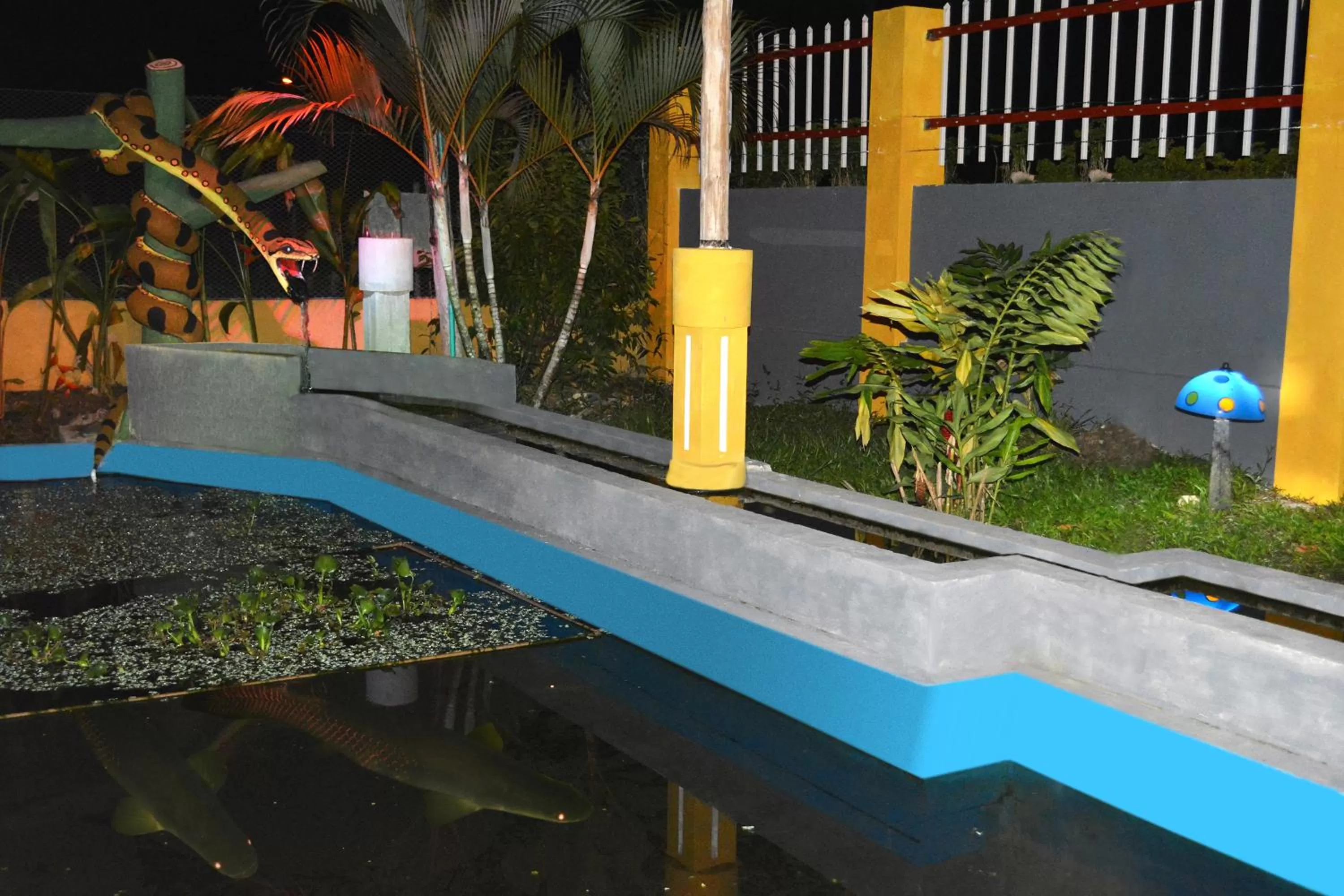 Night, Swimming Pool in Cabañas Yakuruna