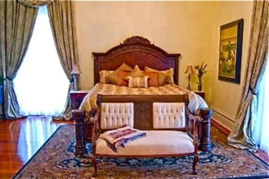 Bed in Dansereau House