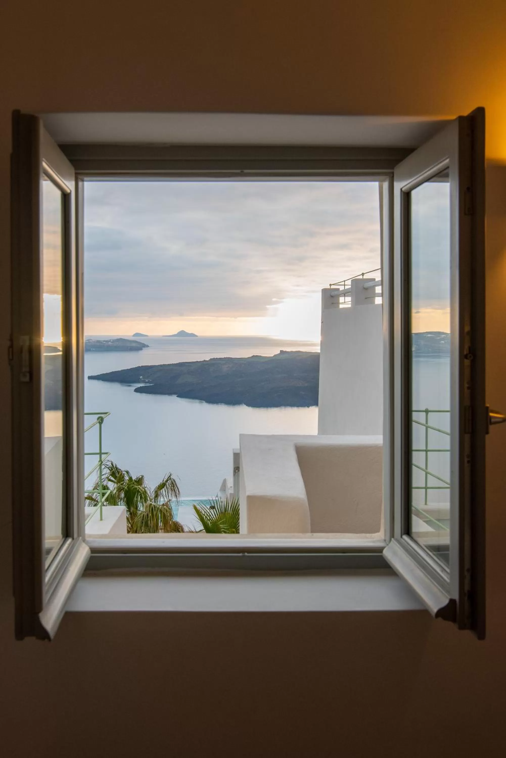 Caldera Cliff Illusion