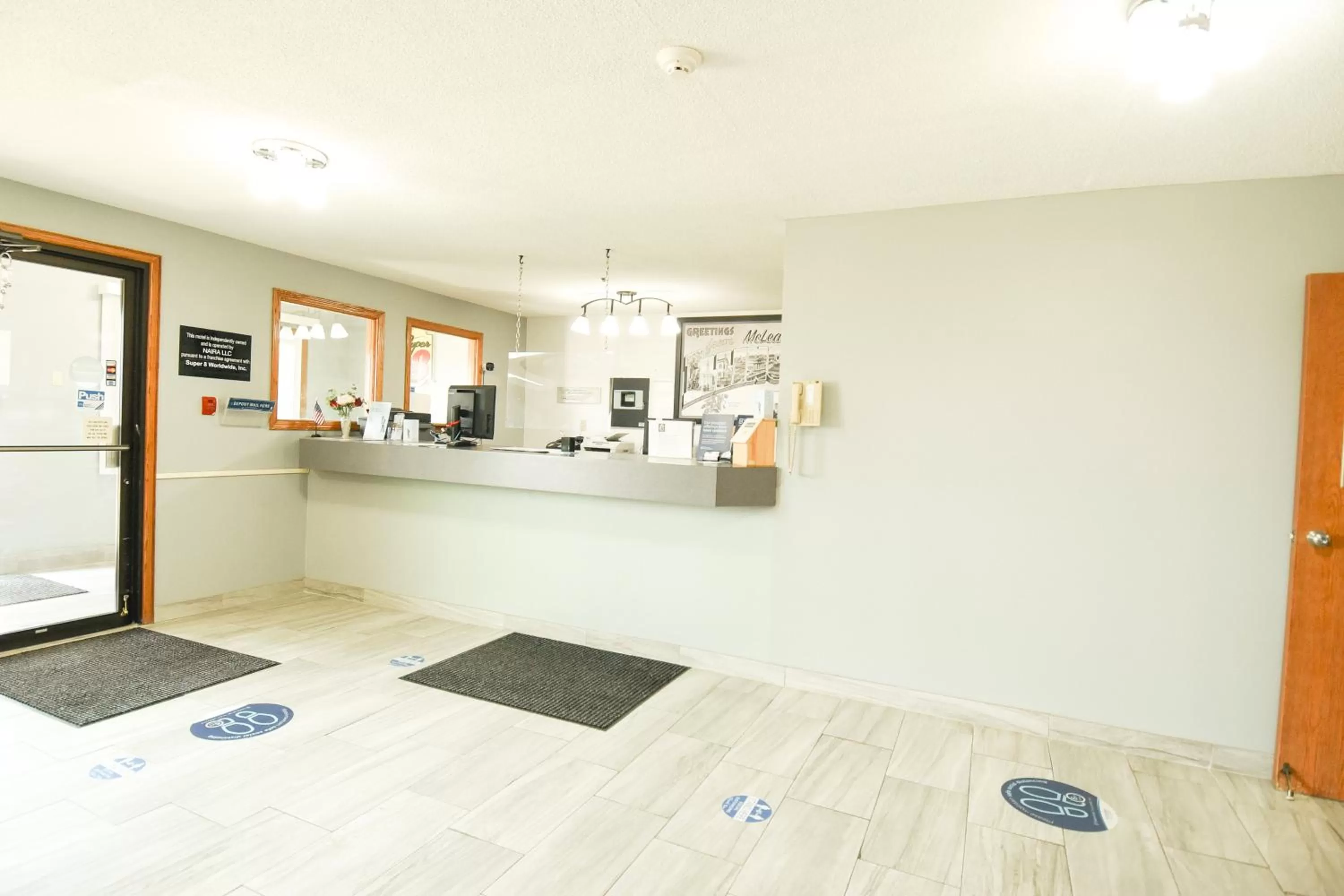 Lobby or reception in Super 8 by Wyndham McLean/Bloomington SW