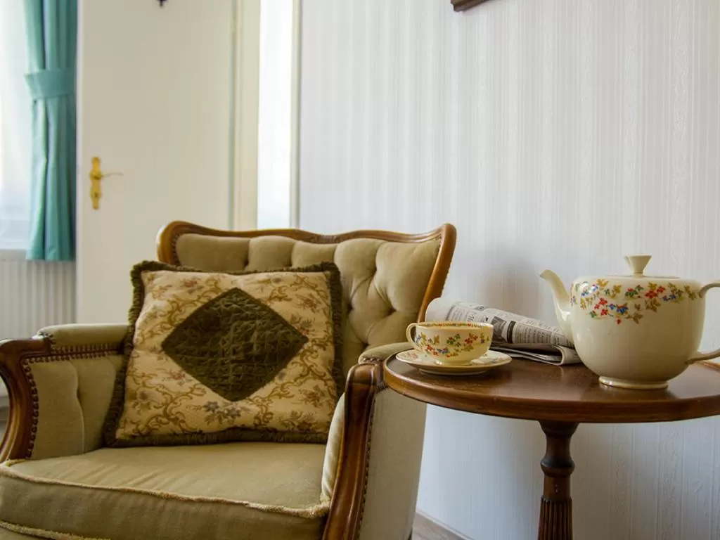 Seating area in Hotel Victoria