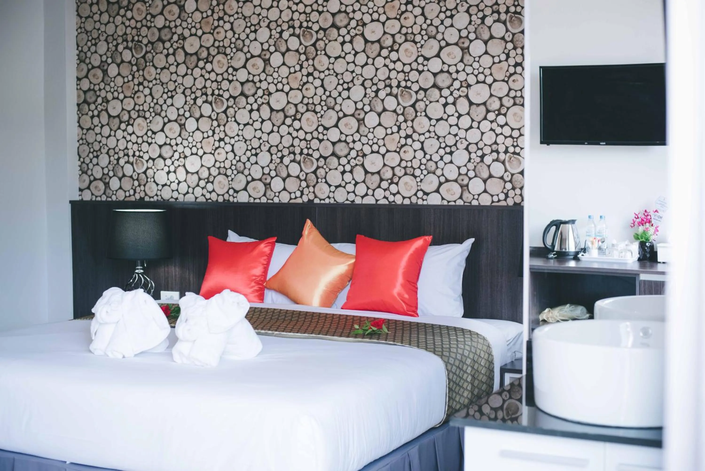 Photo of the whole room, Bed in The Wings Boutique Hotels Krabi Ko Lanta