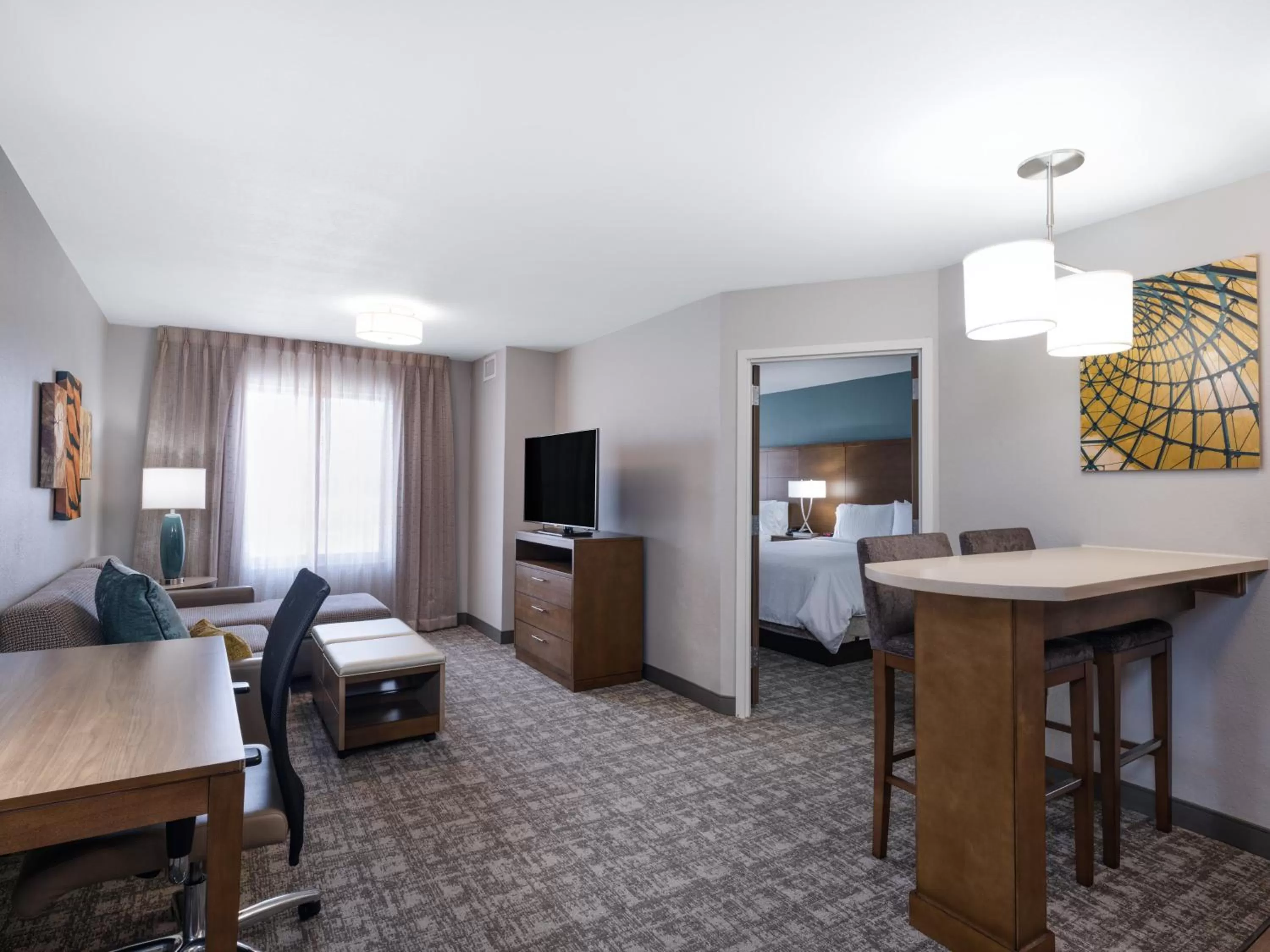 Photo of the whole room, Bed in Staybridge Suites - Sioux City Southeast by IHG