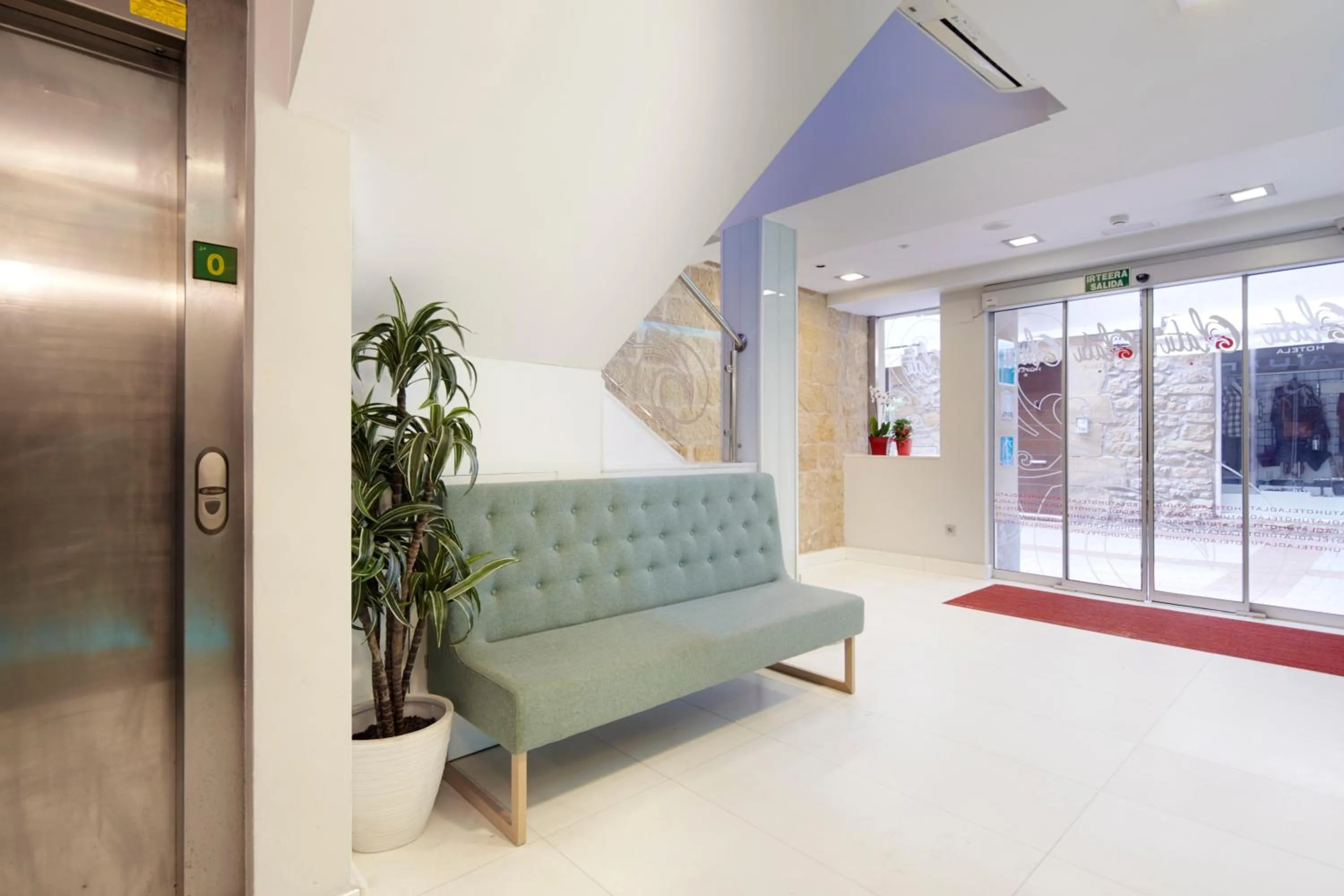 Lobby or reception in Hotel Olatu