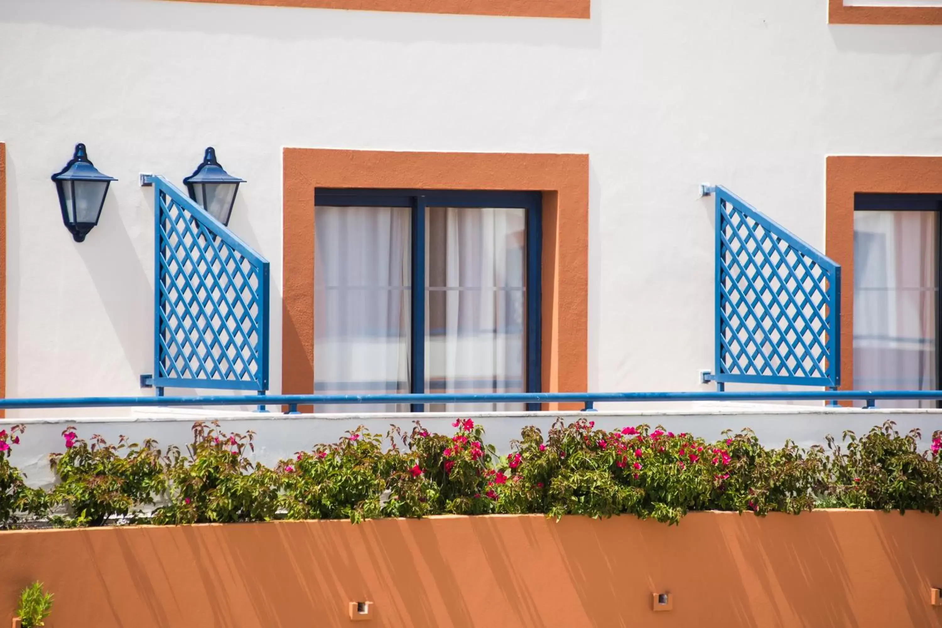 Twin Room with Pool View (2 Adults + 1 Child) in Vila Gale Tavira Twin Room with Pool View (2 Adults + 1 Child) in Vila Gale Tavira