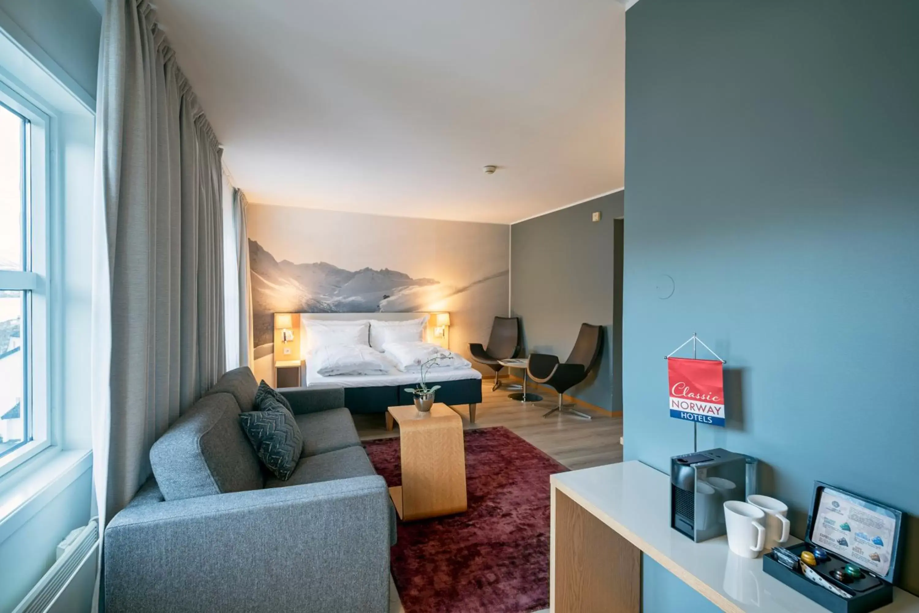 Junior Suite with Lake View in Grand Hotel - by Classic Norway Hotels Junior Suite with Lake View in Grand Hotel - by Classic Norway Hotels