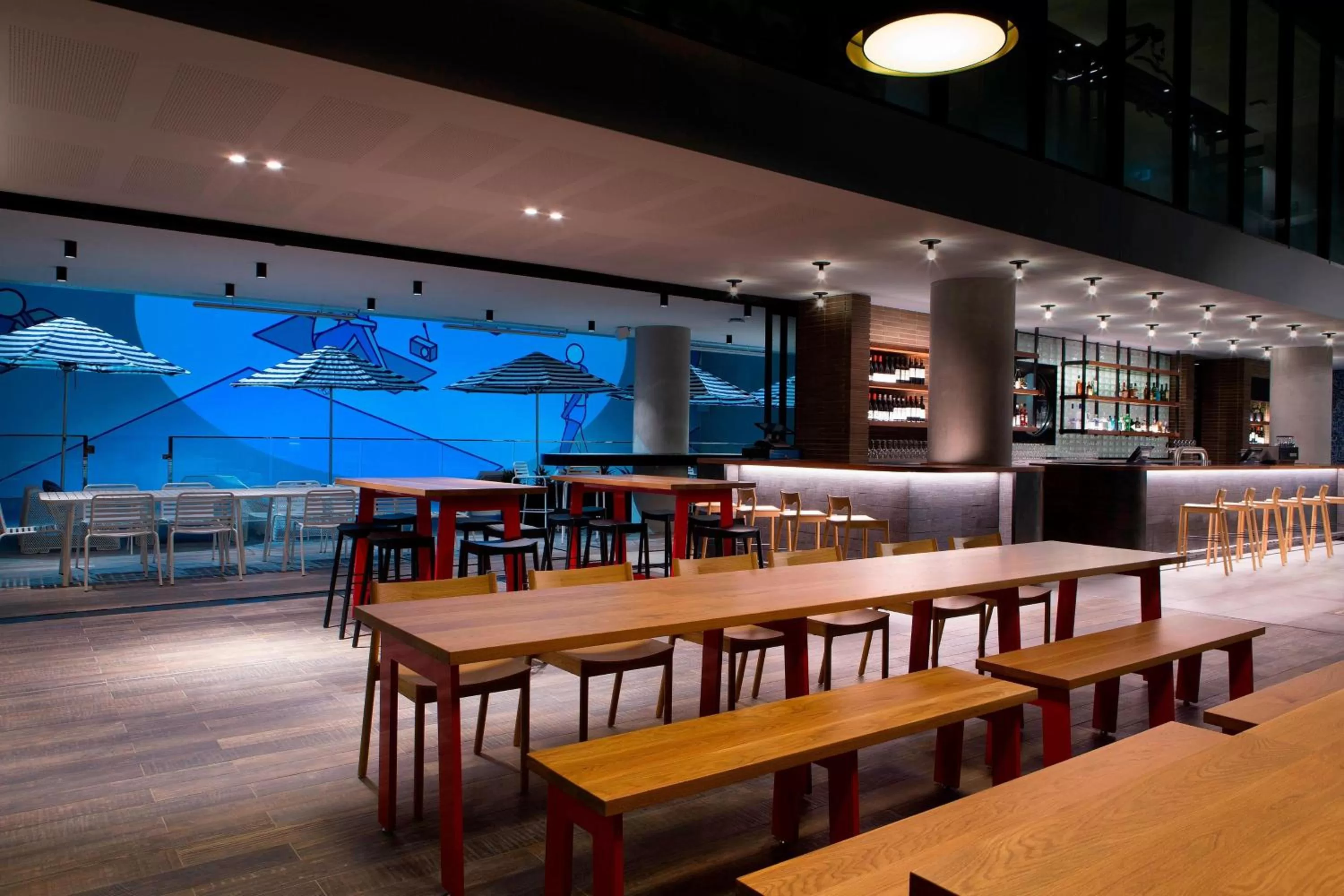Lounge or bar in Aloft Perth