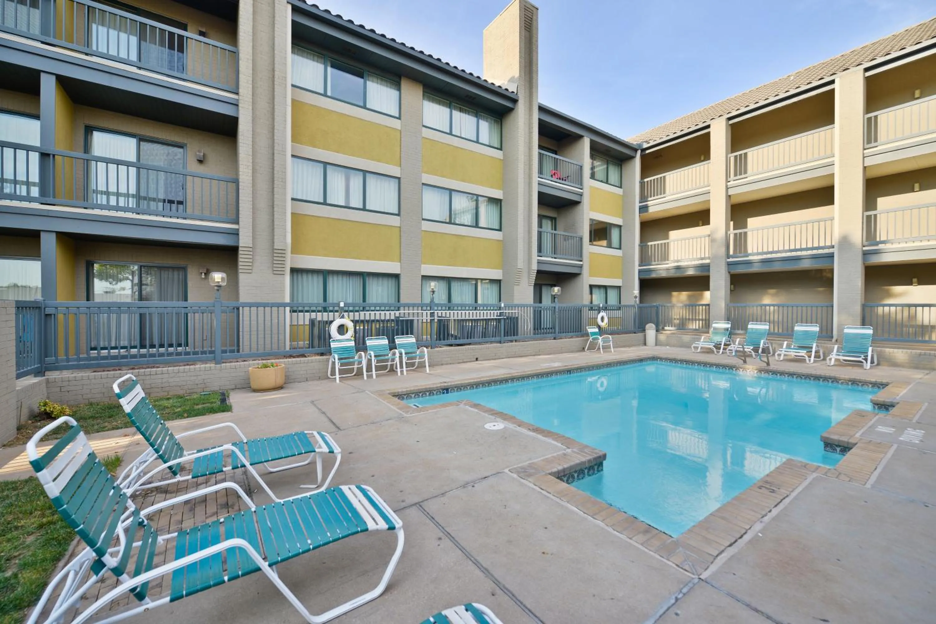Swimming pool in Americas Best Value Inn & Suites Extended Stay - Tulsa