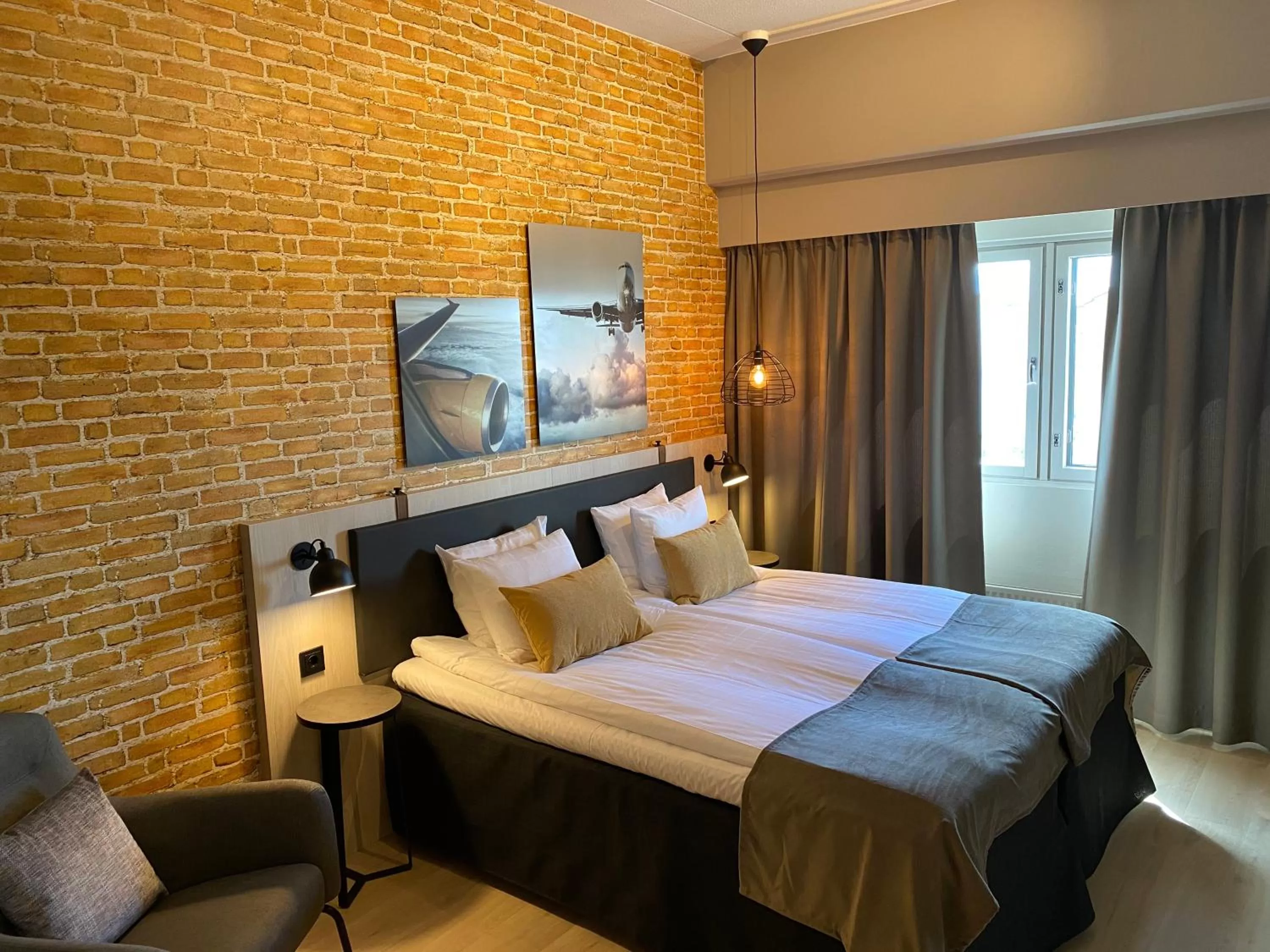 Bed in Skyline Airport Hotel